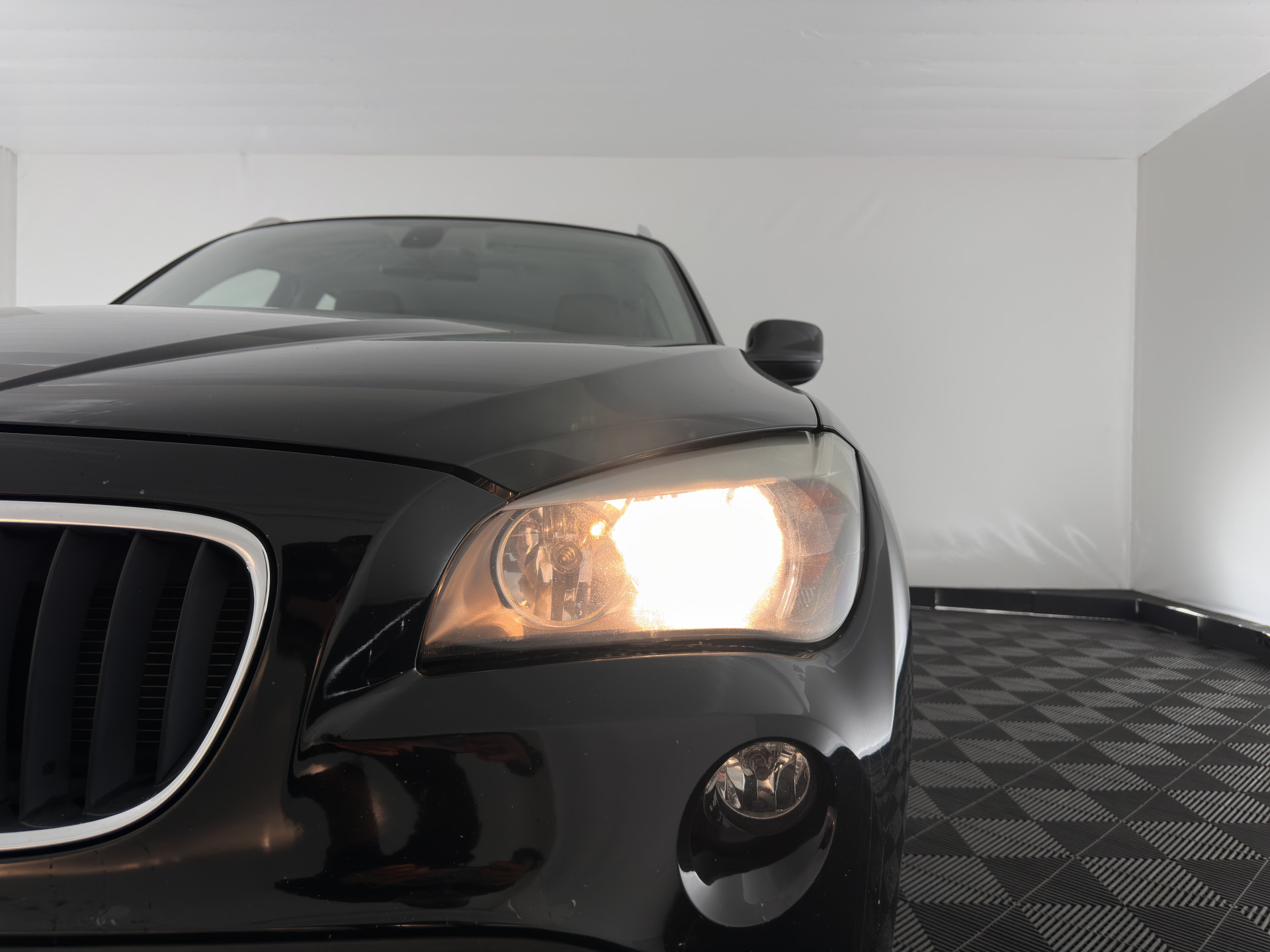 BMW X1 sDrive18i X-Line Executive *NAVI-FULLMAP | COMFORT-SEATS | ECC | PDC | CRUISE | TOWBAR | 18''ALU*