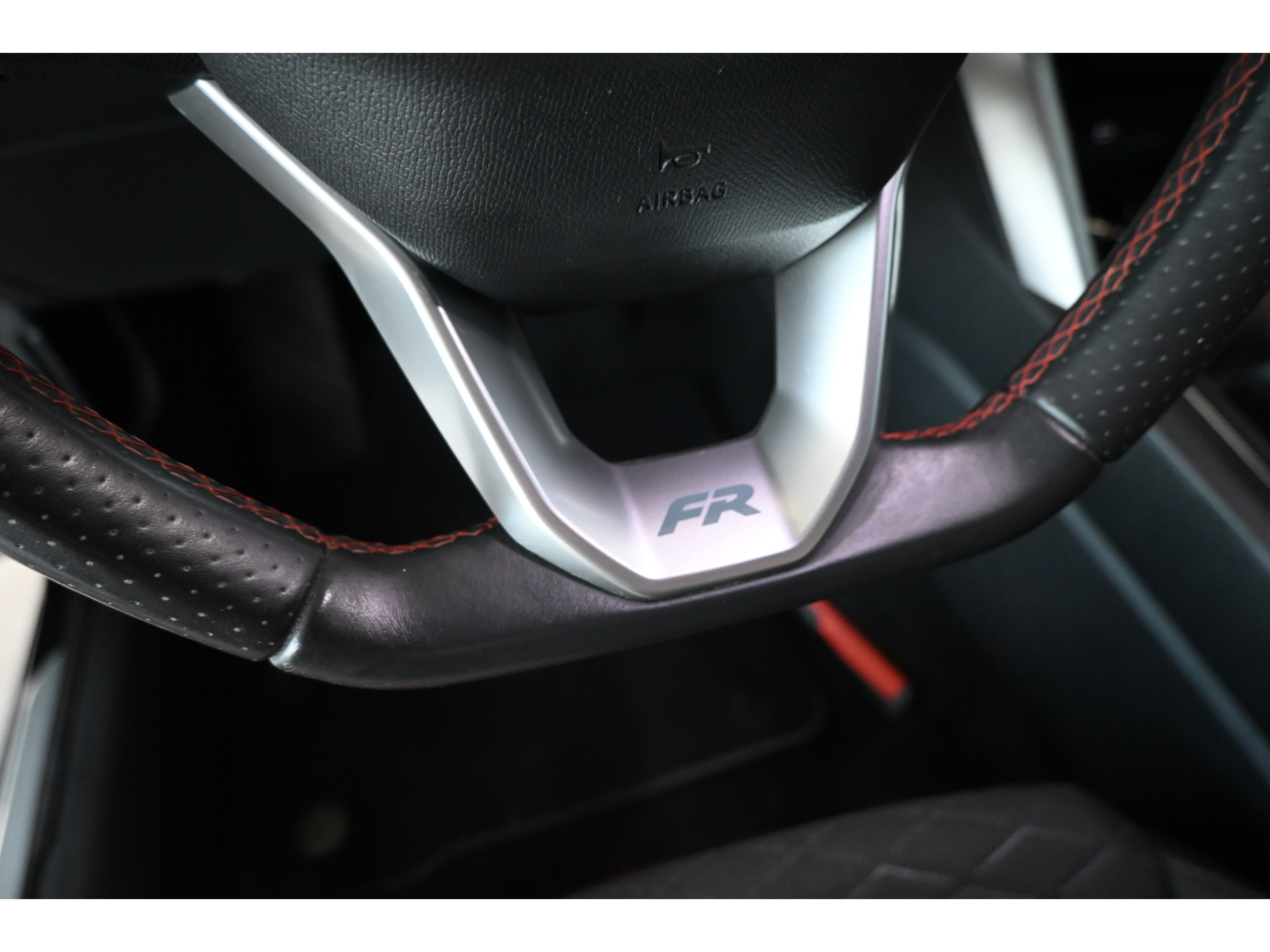 SEAT Leon 1.5 TSI FR Launch Edition Clima Navigatie Carplay Virtual LED Rijklaarprijs! Inruil Mogelijk!