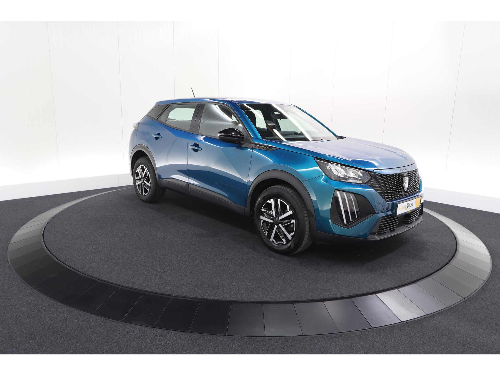 Peugeot 2008 Hybrid 136 e-DCS6 Style | Apple Carplay | Parkeersensoren | Climate control