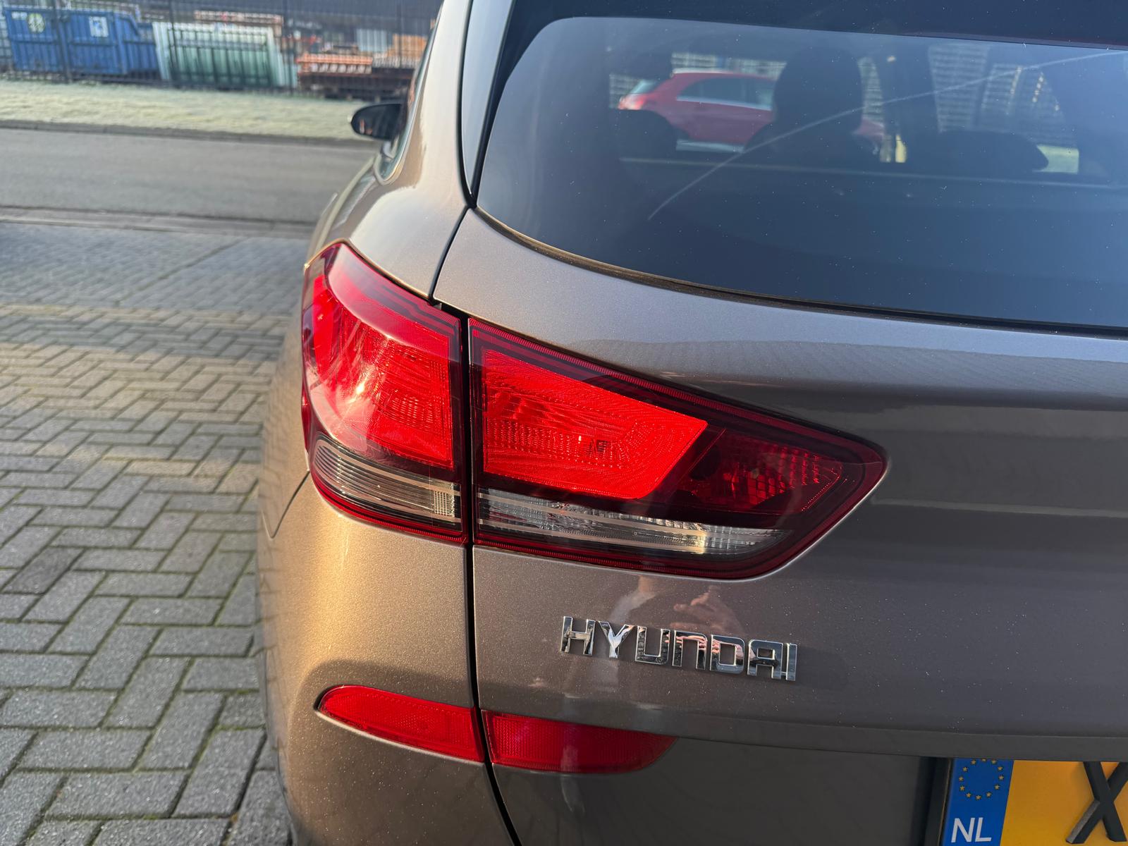 Hyundai i30 Wagon 1.5 T-GDi MHEV Premium | 1E EIGENAAR | 3/6/12MND GARANTIE| LED | CARPLAY | SCHUIFDAK | DAB | NAVI | CRUISE | 160PK |
