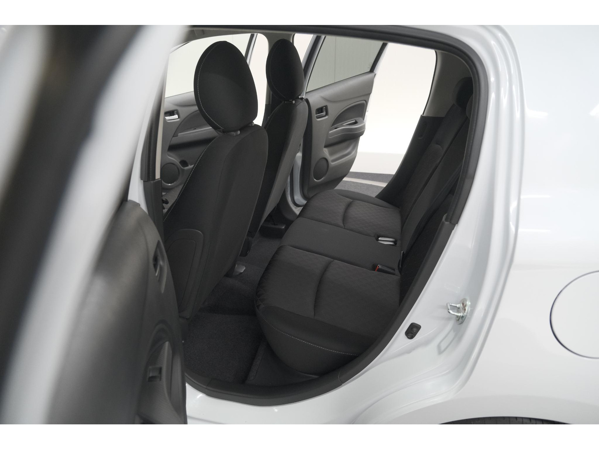 Mitsubishi Space Star 1.2 Intense | AUTOMAAT! | Apple Carplay | Allseason Banden | Climate Control