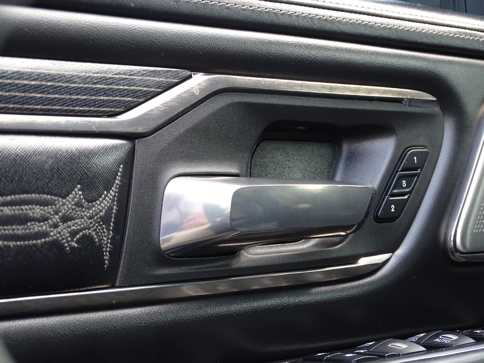 Dodge Ram 1500 5.7 V8 4x4 Crew Cab Limited