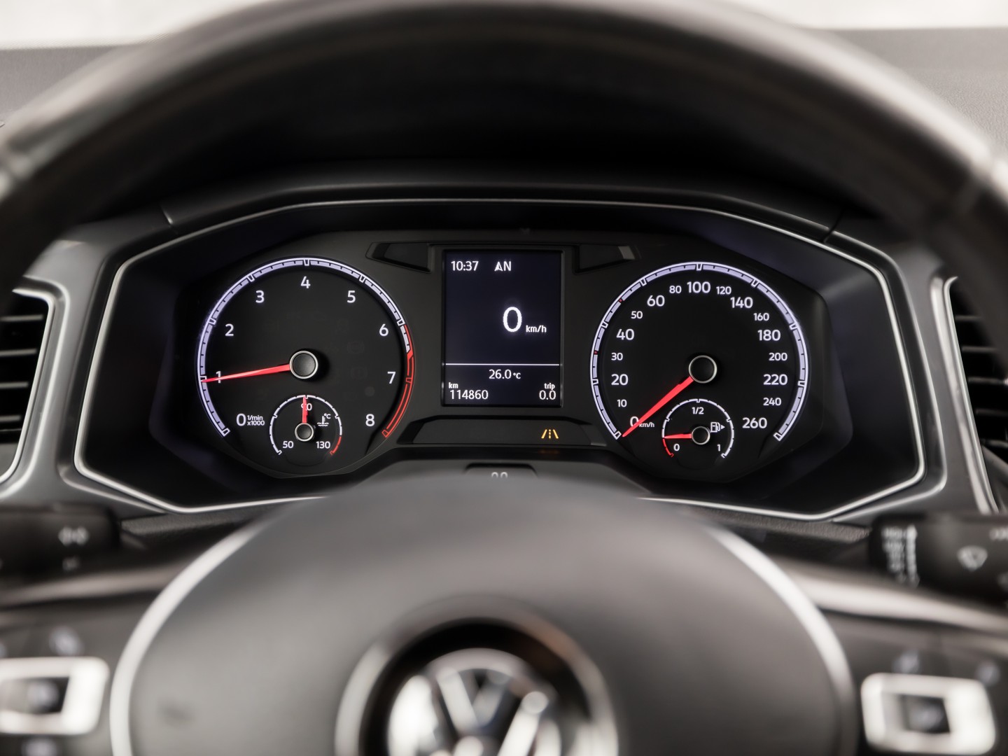 Volkswagen T-Roc 1.0 TSI Sport (APPLE CARPLAY, GROOT NAVI, STOELVERWARMING, GETINT GLAS, SPORTSTOELEN, ADAPTIVE CRUISE, PARKEERSENSOREN, NIEUWSTAAT)