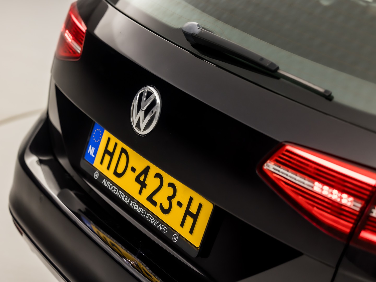 Volkswagen Passat Variant 1.4 TSI Sport (NAVIGATIE, CLIMATE, BRUIN LEDER, KEYLESS, PARKEERSENSOREN, SPORTSTOELEN, CRUISE, NIEUWE APK, NIEUWSTAAT)