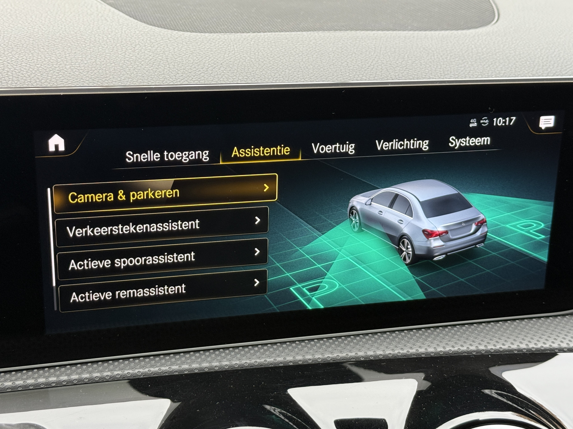 Mercedes-Benz A-klasse 220 4MATIC Premium | Panoramadak | Sfeerverlichting | Camera