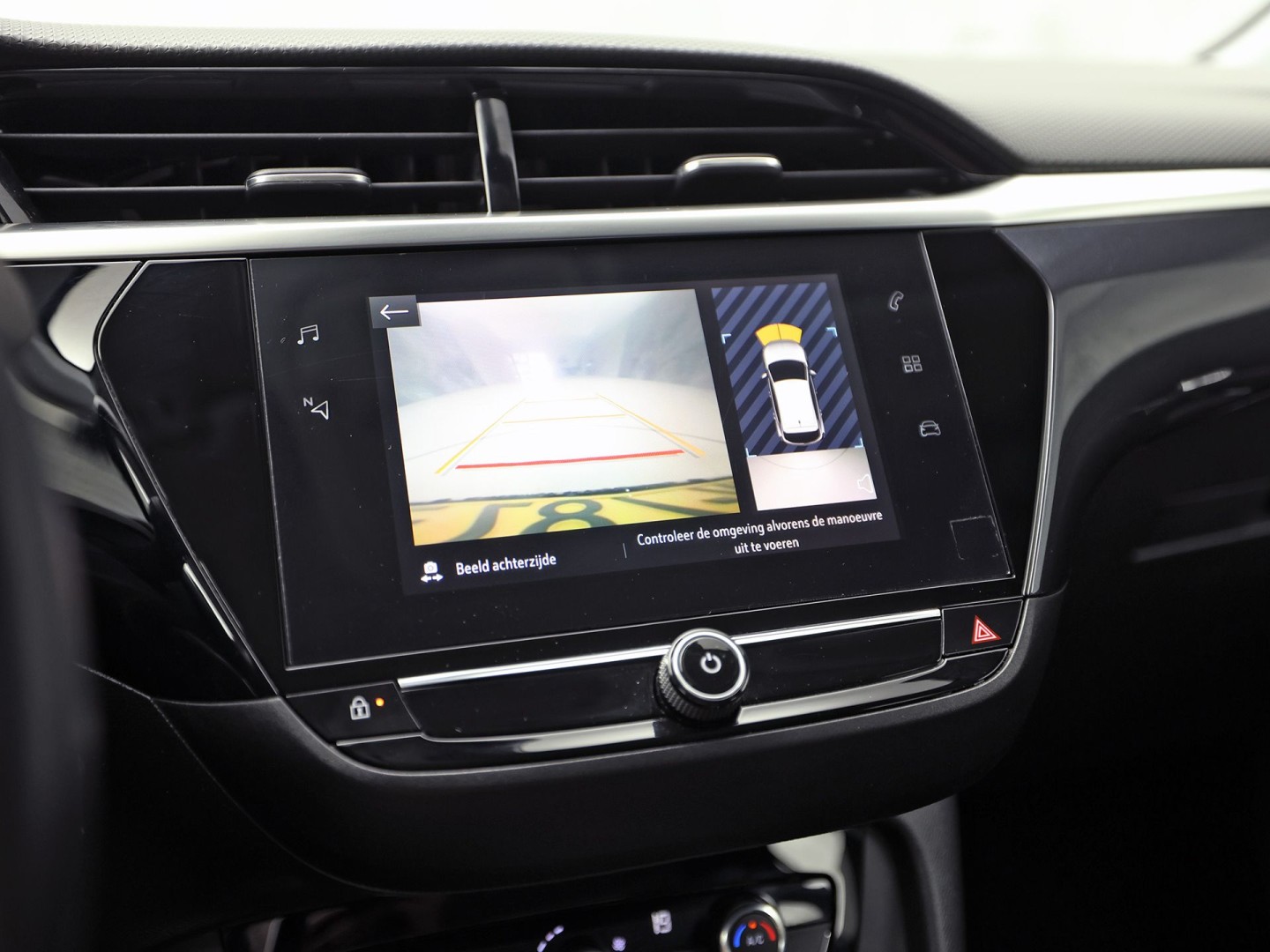 Opel Corsa 1.2 Elegance Sport Automaat (VIRTUAL COCKPIT, APPLE CARPLAY, GROOT NAVI, 360 CAMERA, SPORTSTOELEN, GETINT GLAS, LM VELGEN, LEDER STUURWIEL, NIEUWSTAAT)