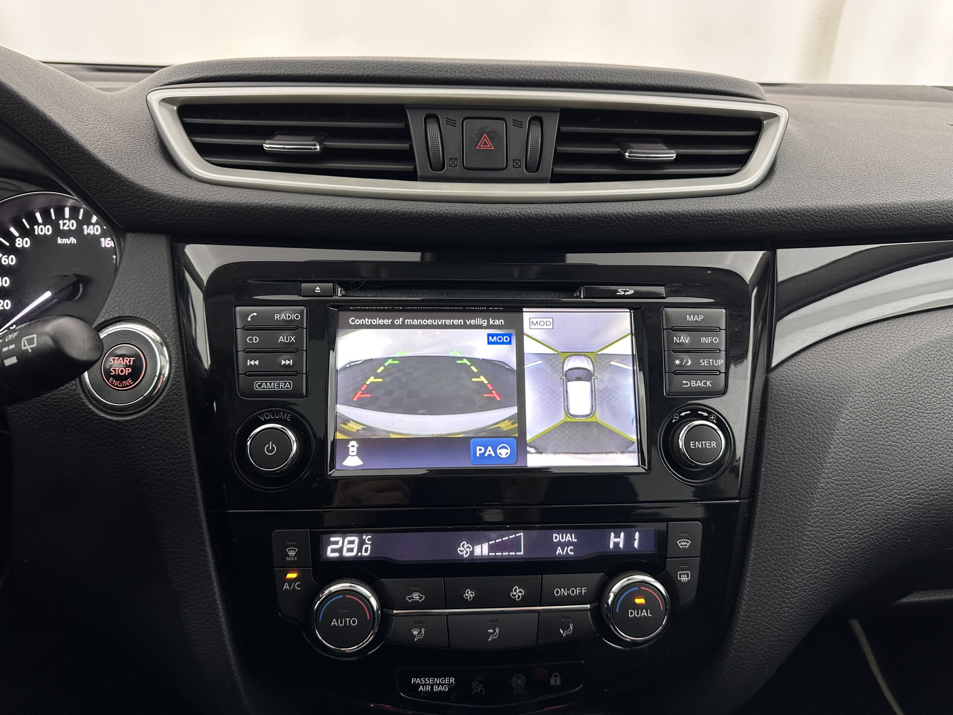 Nissan Qashqai 1.2 Tekna *PANO | FULL-LEATHER | TOP-VIEW | BLIND-SPOT | NAVI-FULLMAP | HEATED-COMFORTSEATS | KEYLESS | DAB+ | PRIVACY-GLASS | 19''ALU | TOWBAR*