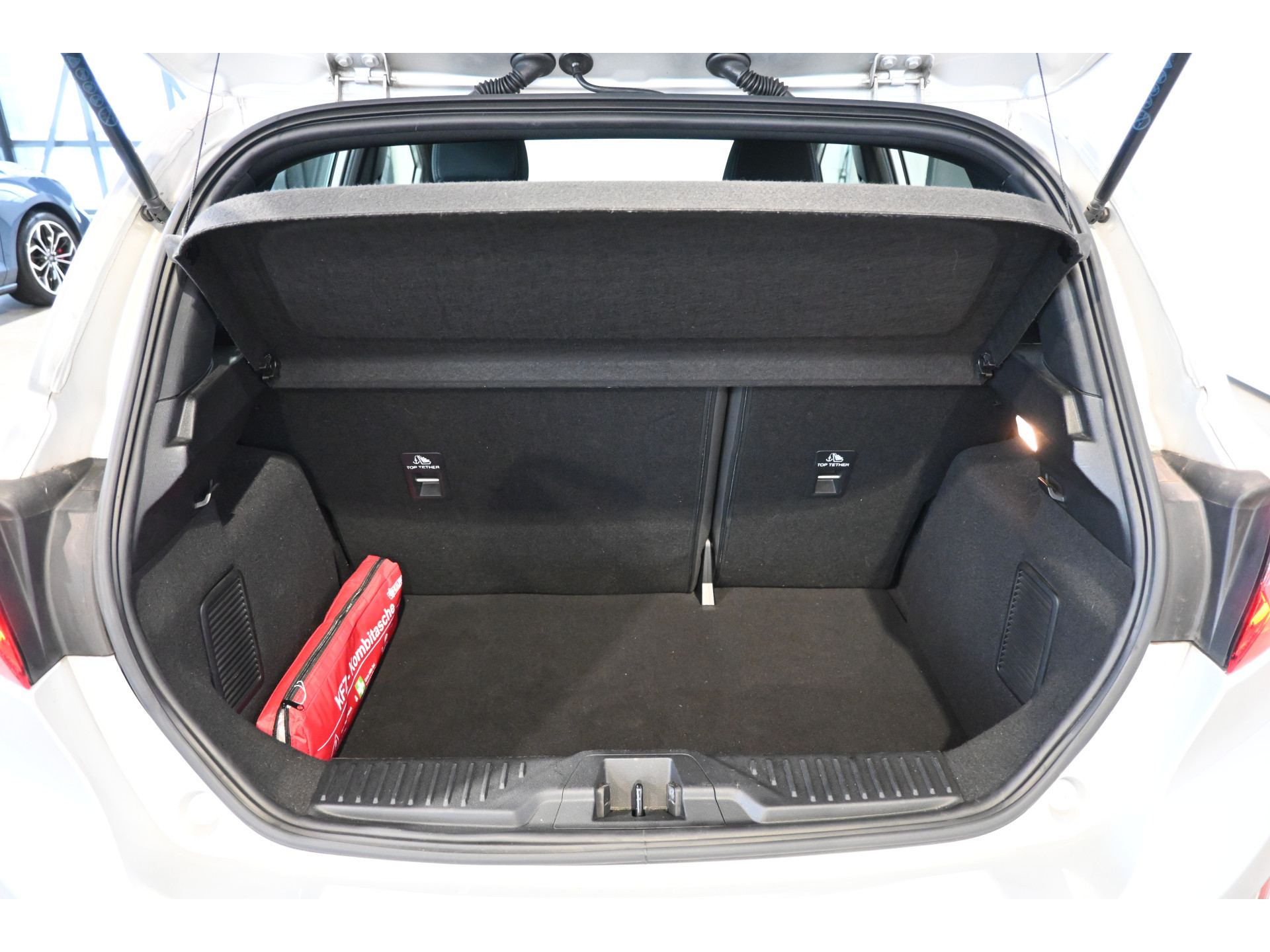Ford Fiesta 1.0 EcoBoost Hybrid Active X Navigatie Caplay Stoel/Stuurverwarming Goed Onderhouden! Inruil Mogelijk!