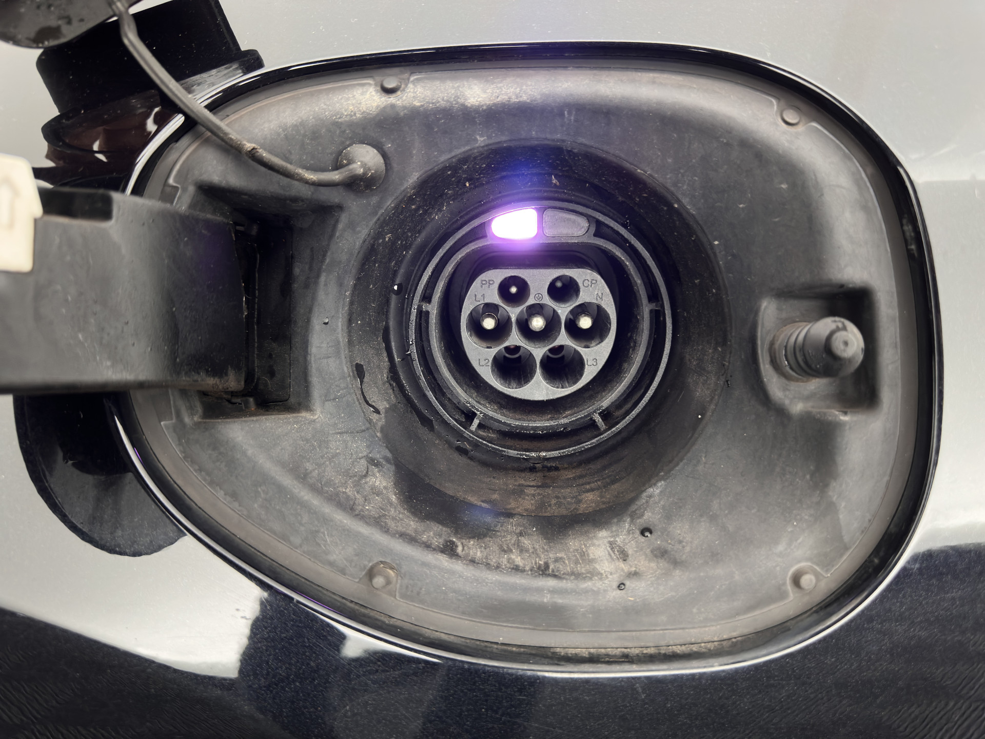 Volvo V60 2.4 D6 AWD Plug-In Hybrid Summum ( Plug-In ) Aut. * LEATHER | PREMIUM-SOUND-AUDIO | NAVI-FULLMAP | BI-XENON |  MEMORY-PACK | CRUISE | HEATED-SPORTSEATS | TOWBAR | 17"ALU*