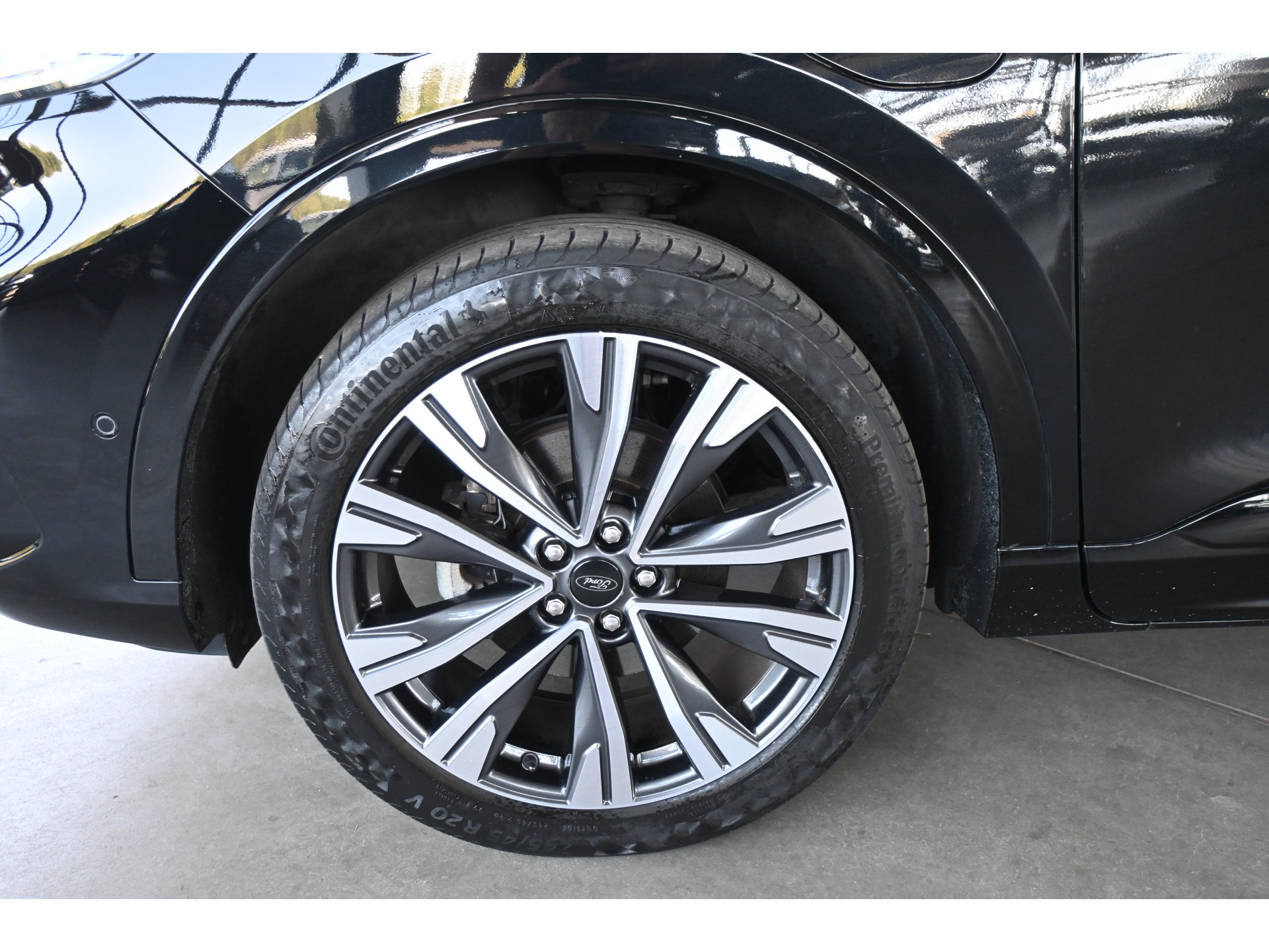 Ford Kuga 2.5 PHEV Vignale Automaat Navigatie Stoelverwarming Head Up! LED Camera Rijklaarprijs! Inruil Mogelijk!