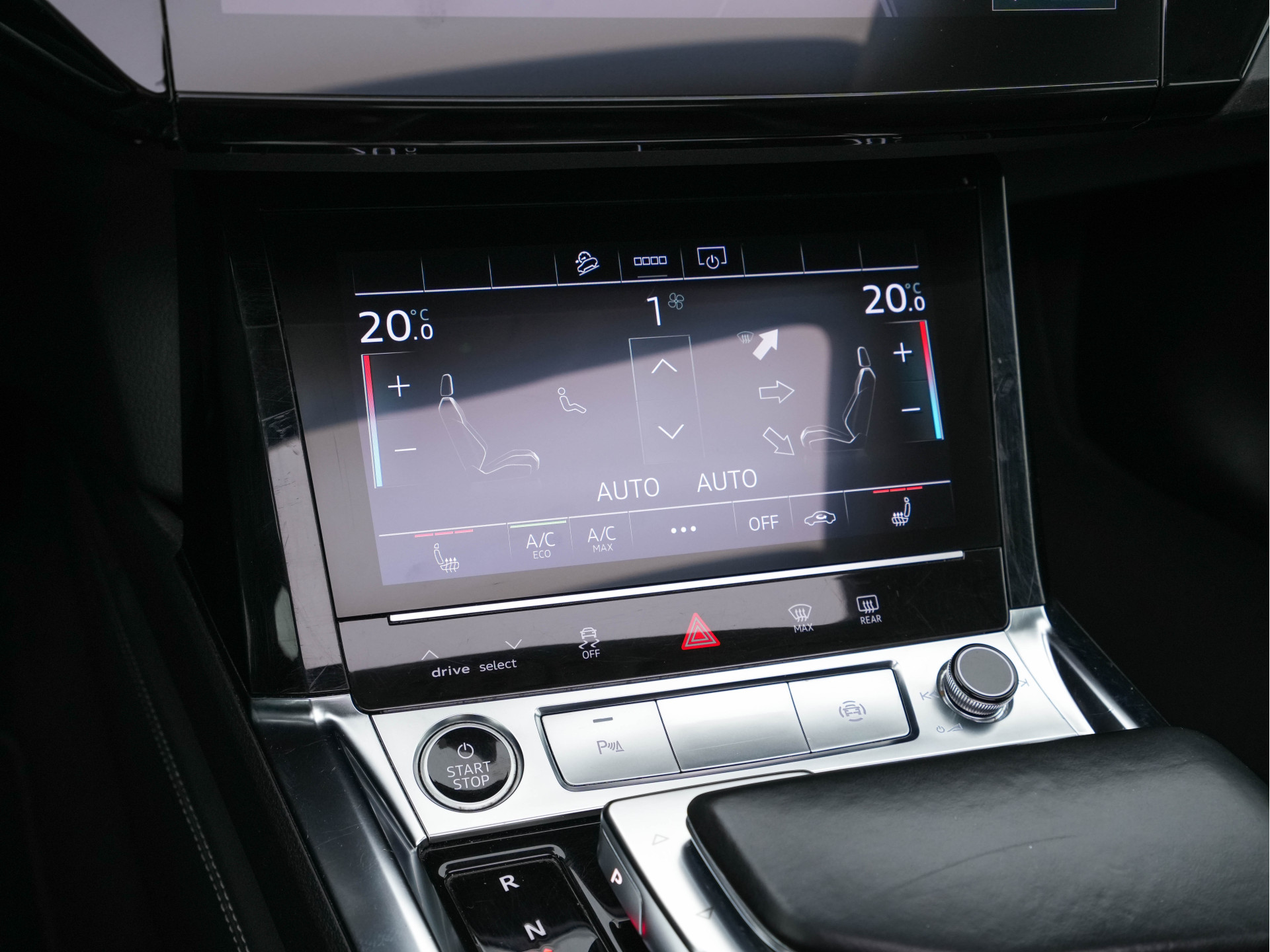 Audi e-tron Sportback 55 Quattro Business-Edition-Plus 95 kWh [ 3-Fase ] Aut. *PANO | MILANO-LUXURY-LEATHER |  ADAPTVE-CRUISE | DIGI-COCKPIT | FULL-LED | MEMORY-PACK | KEYLESS | NAVI-FULLMAP | AUDI-SOUND | COMFORT-SEATS | 20''ALU*