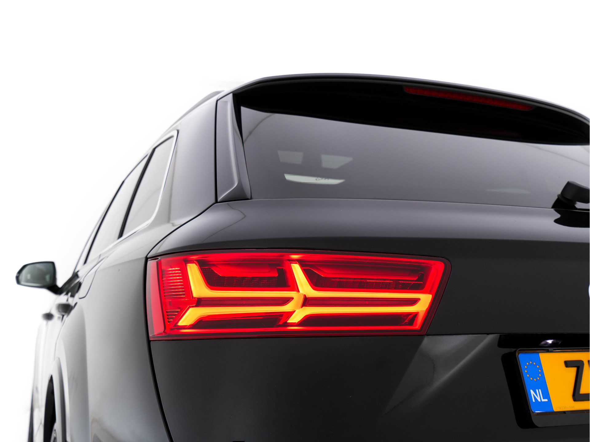 Audi Q7 3.0 TDI e-tron Quattro Sport (Plug-In) Aut. *PANO | LEATHER | ADAPTIVE-CRUISE | MATRIX-LED | BOSE-AUDIO | BLINDSPOT | MEMORY-PACK | DIGI-COCKPIT | HEATED-SPORTSEATS | NAVI-FULLMAP | CAMERA | HEAD-UP | SHIFTPADDLES | TOWBAR | 21"*