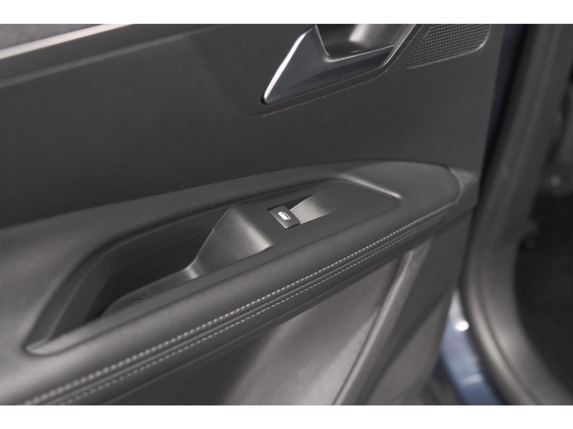 Peugeot 5008 PureTech 130 EAT8 Crossway | Trekhaak | Camera | Navigatie | Apple Carplay