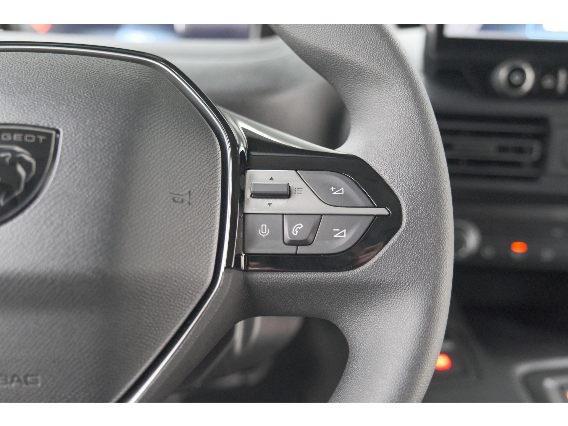 Peugeot Partner 1.5 BlueHDi 130 EAT8 S&S L2 | Trekhaak | Camera | Betimmering Laadruimte