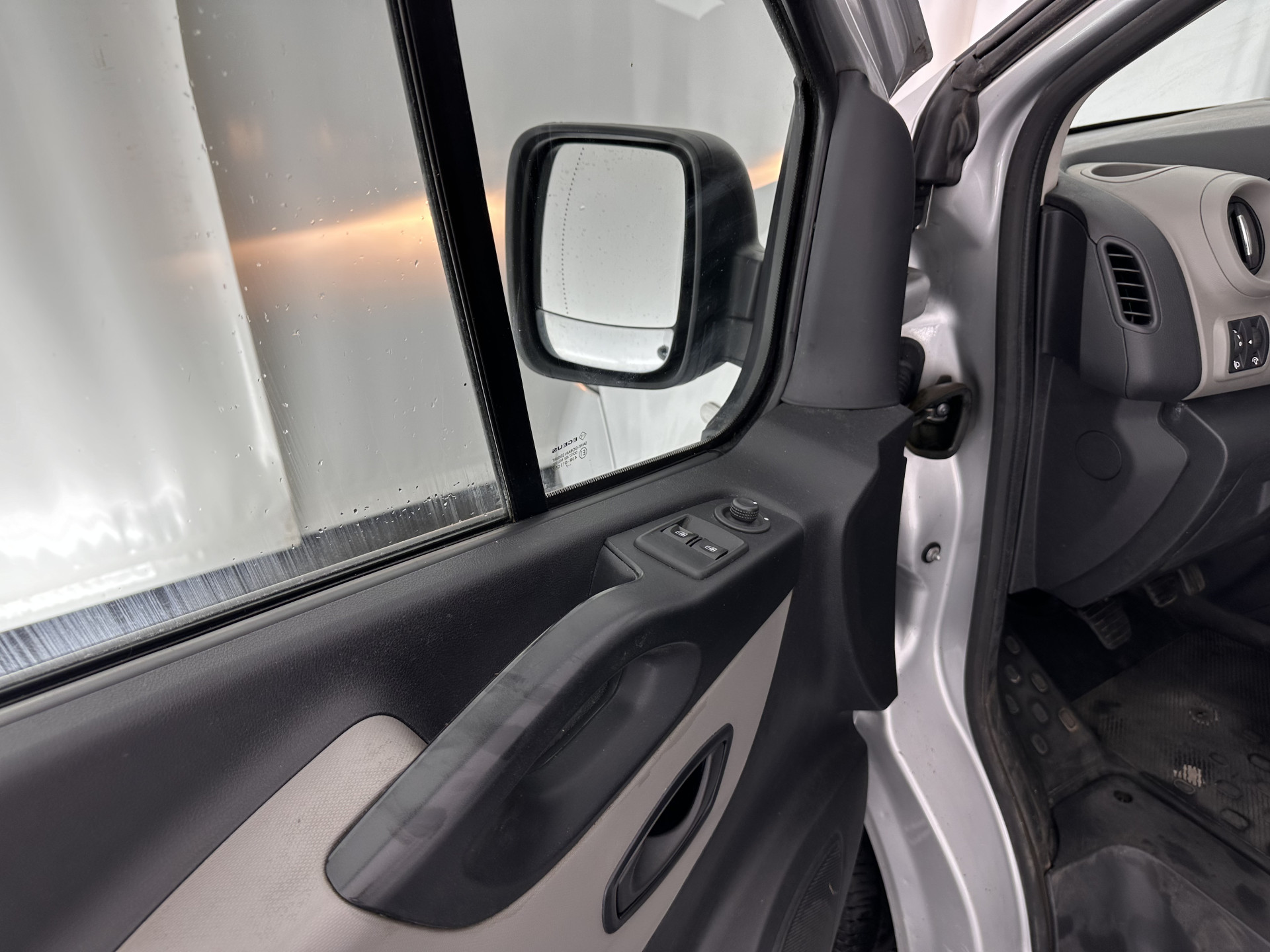 Renault Trafic 1.6 dCi T29 L1H1 Comfort-Pack *NAVI-FULLMAP | AIRCO | CRUISE | 3-PERS | PDC | 1.260 Kg-Cargo-Capacity*