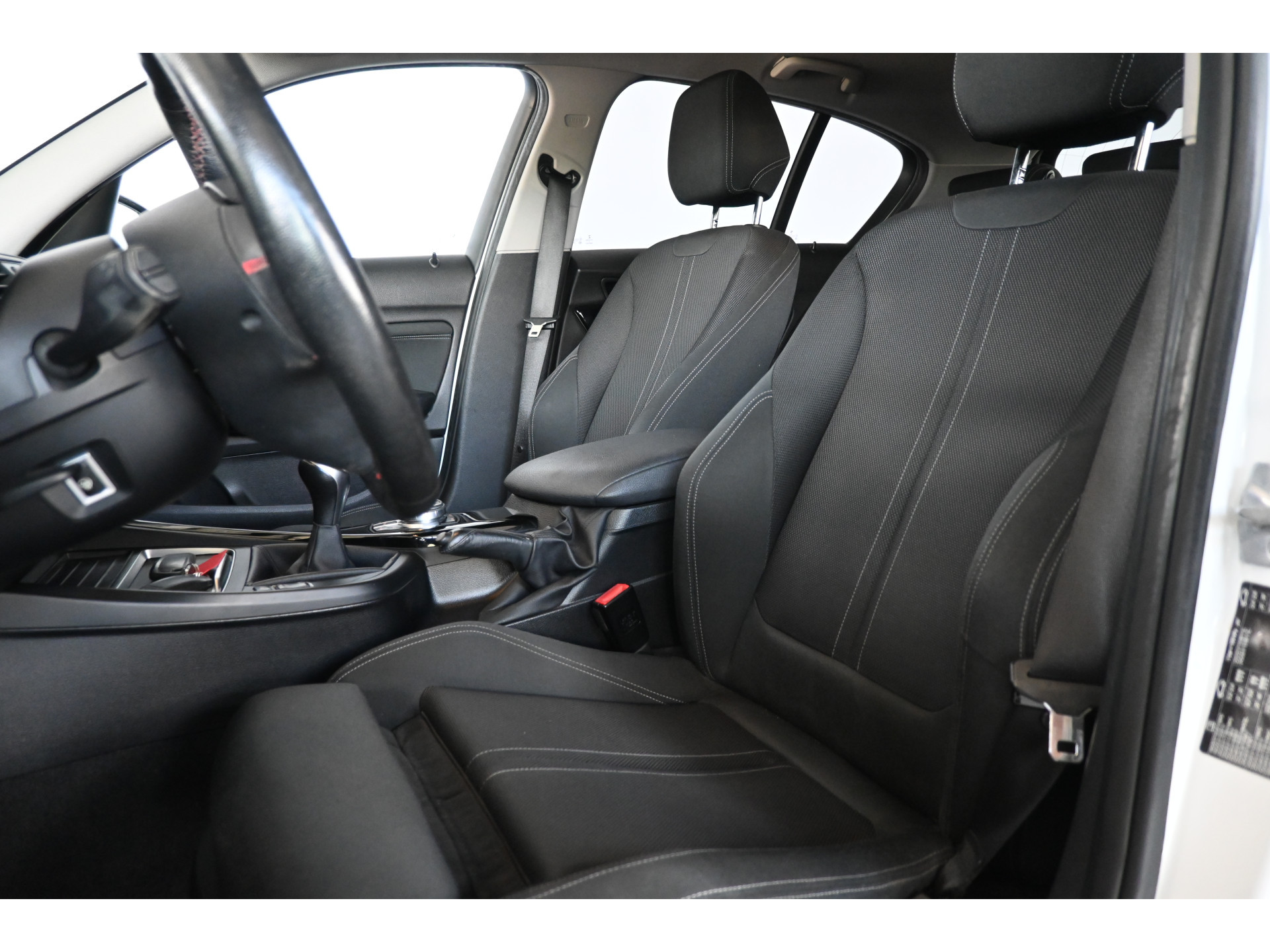 BMW 1-serie 116i Sport Cima Navigatie Pdc Cruise Control LED Stoelverwarming Inruil Mogelijk!