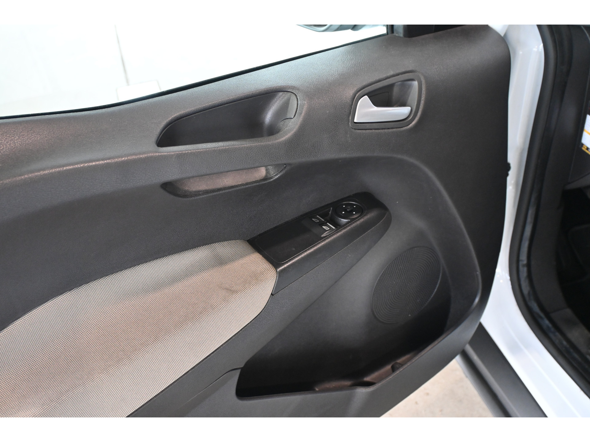 Ford Tourneo Courier 1.0 Titanium Clima Navigatie 2x Schuifdeur Stoelverwarming Cruise Control Rijklaarprijs! Inruil Mogelijk!