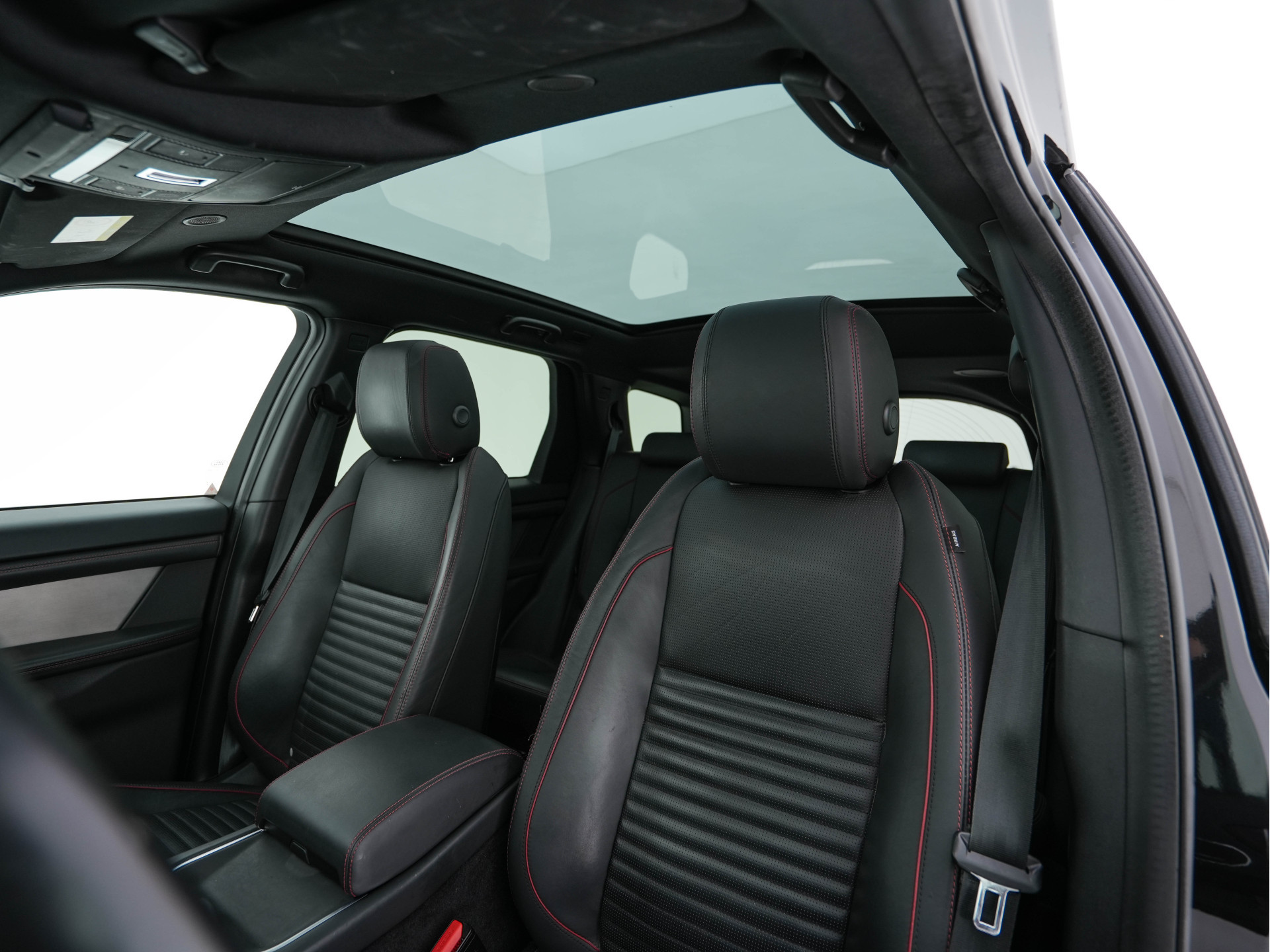 Land Rover Discovery Sport P300e 1.5 R-Dynamic Sportpack HSE AWD (INCL-BTW) *PANO | LEATHER | MERIDIAN-AUDIO | FULL-LED | MEMORY-PACK | DIGI-COCKPIT | NAVI-FULLMAP | CAMERA | KEYLESS | PRIVACY-GLASS | DAB | SHIFT-PADDLES | TOWBAR | LANE-ASSIST | 20'