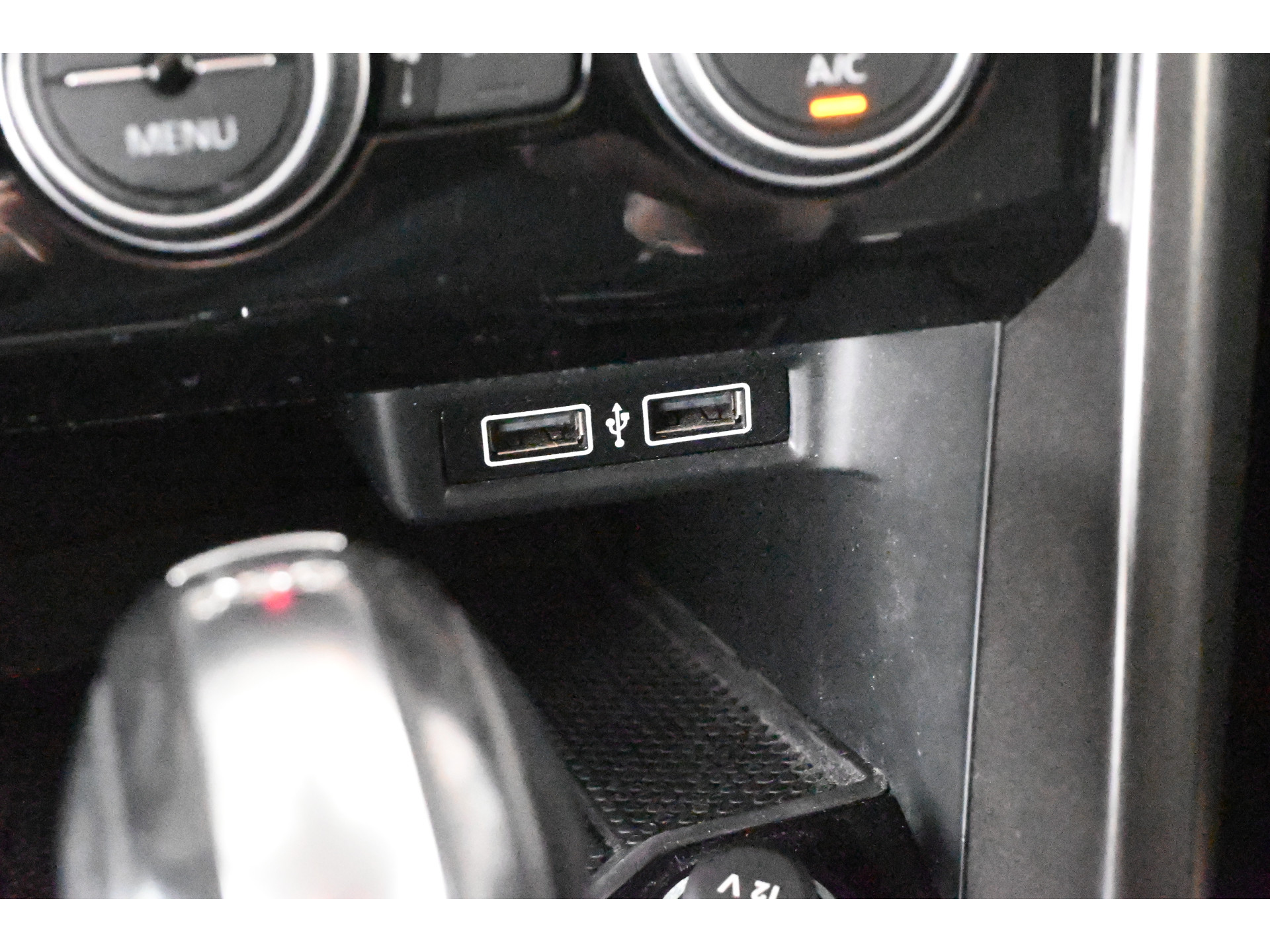 Volkswagen T-Roc 1.5 TSI Style Automaat Clima Carplay Cruise Control Trekhaak Rijklaarprijs! Inruil Mogelijk!