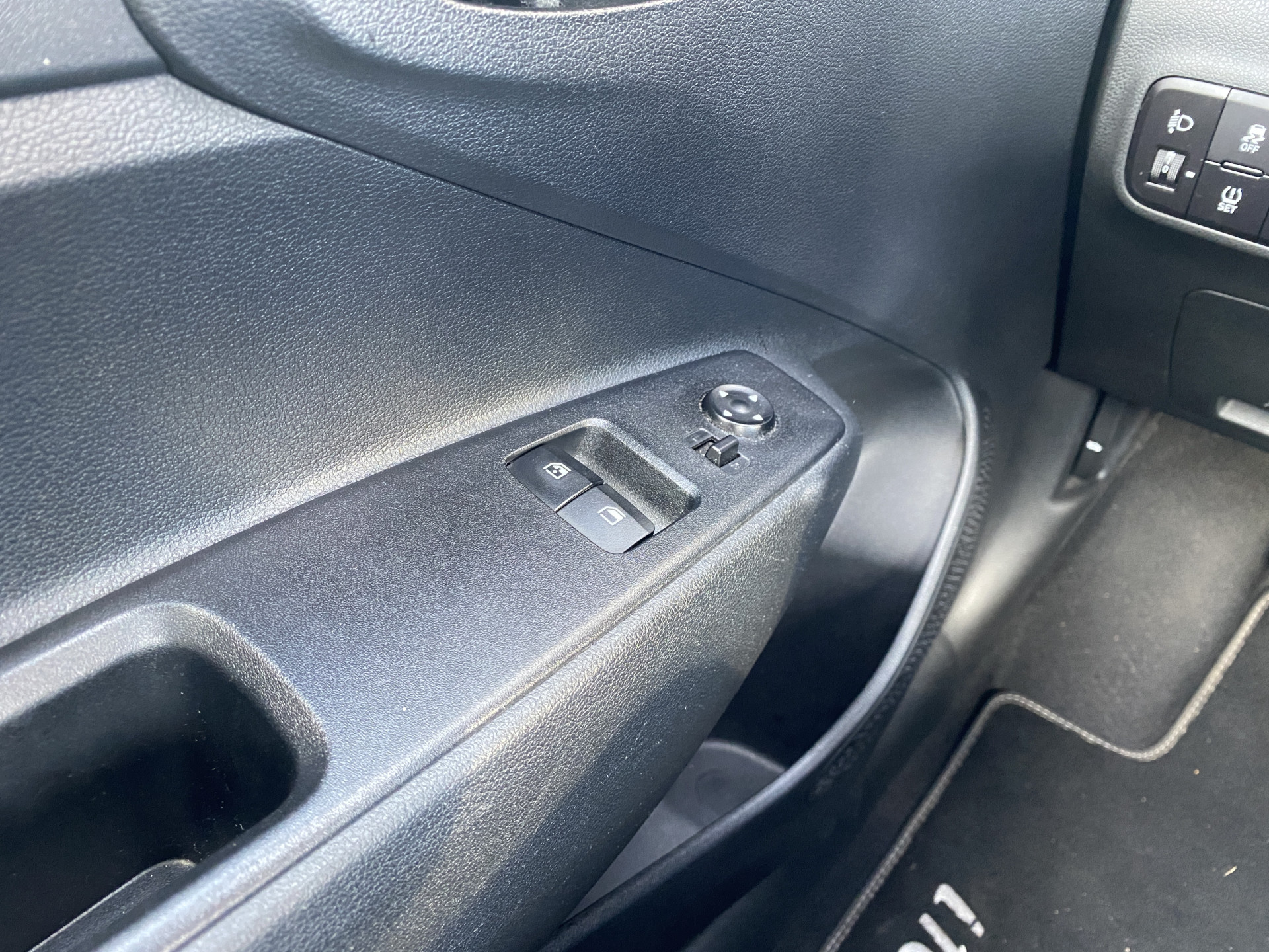Hyundai i10 1.0 Comfort | 1e eigenaar | airco | apple carplay | cruise control | all season banden | dab | apk t/m 6-2028