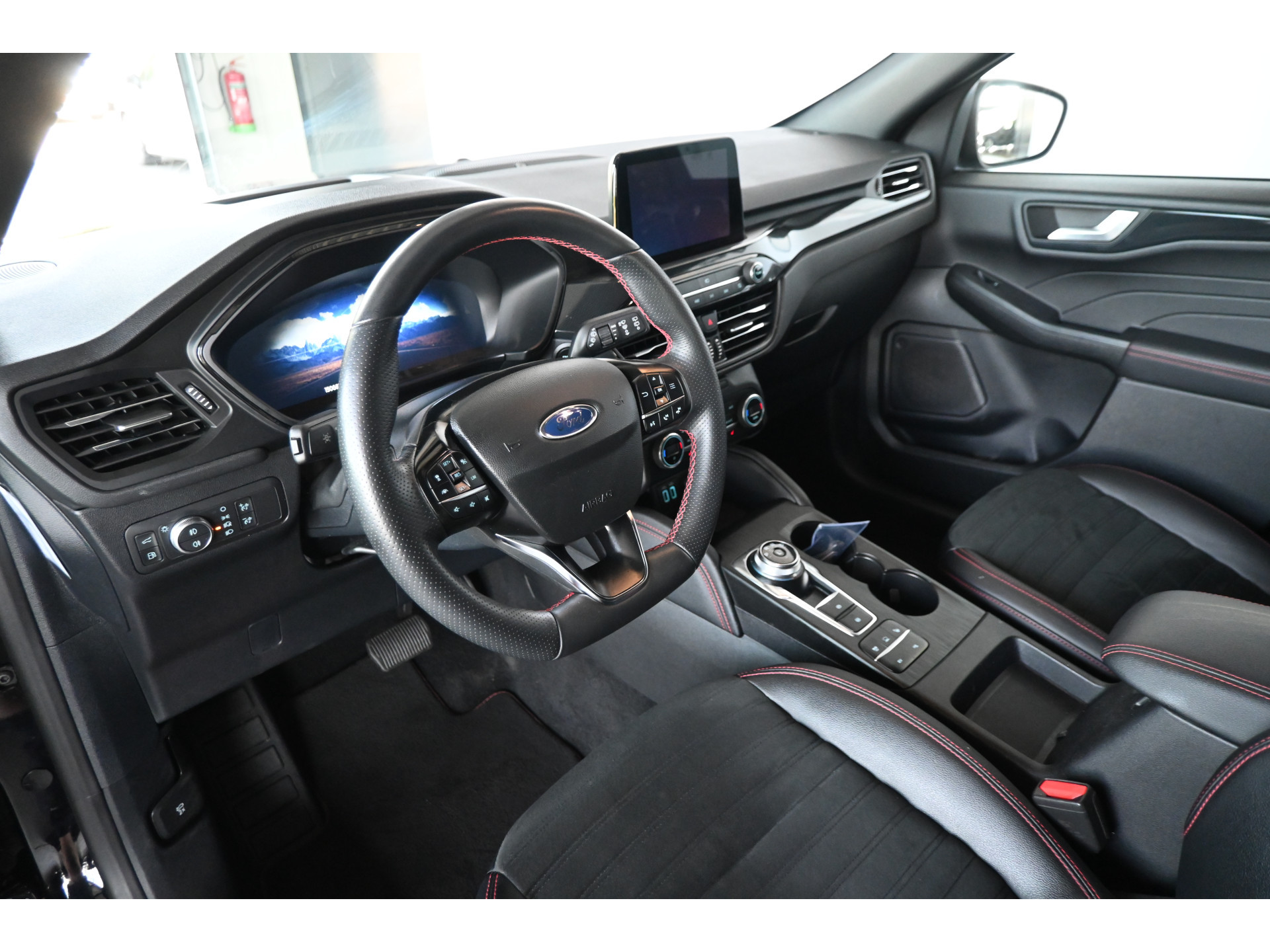 Ford Kuga 2.5 PHEV Vignale Automaat Navigatie Stoelverwarming Head Up! LED Camera Rijklaarprijs! Inruil Mogelijk!