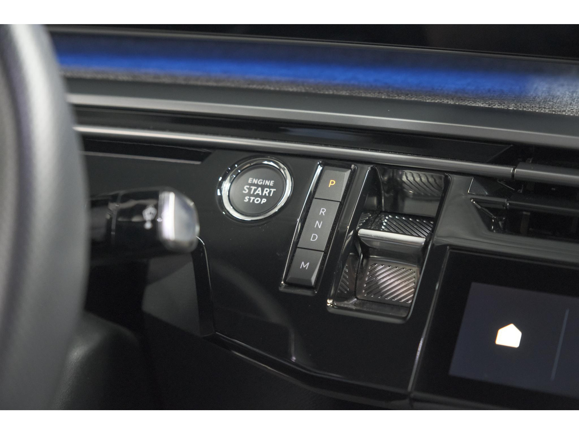 Peugeot 3008 1.2 Hybrid 136 GT | Panoramadak | FOCAL Audio | Alcantara Executive Pakket | 360 Camera | Adaptieve Cruise Control