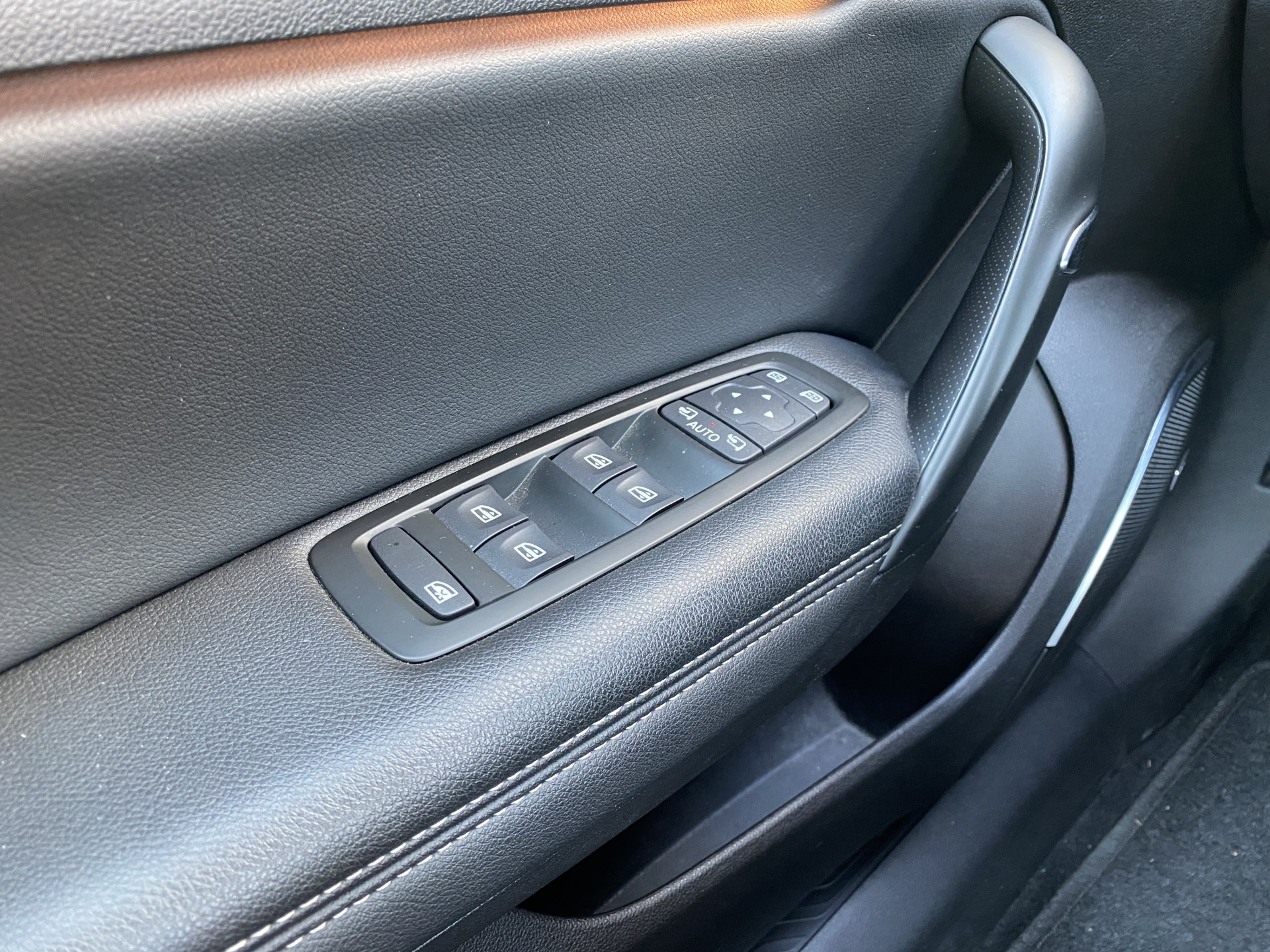 Renault Mégane Estate 1.3 TCe Bose 160 pk AUT. | navigatie | cruise control | trekhaak | bose audio | keyless | privacy glas