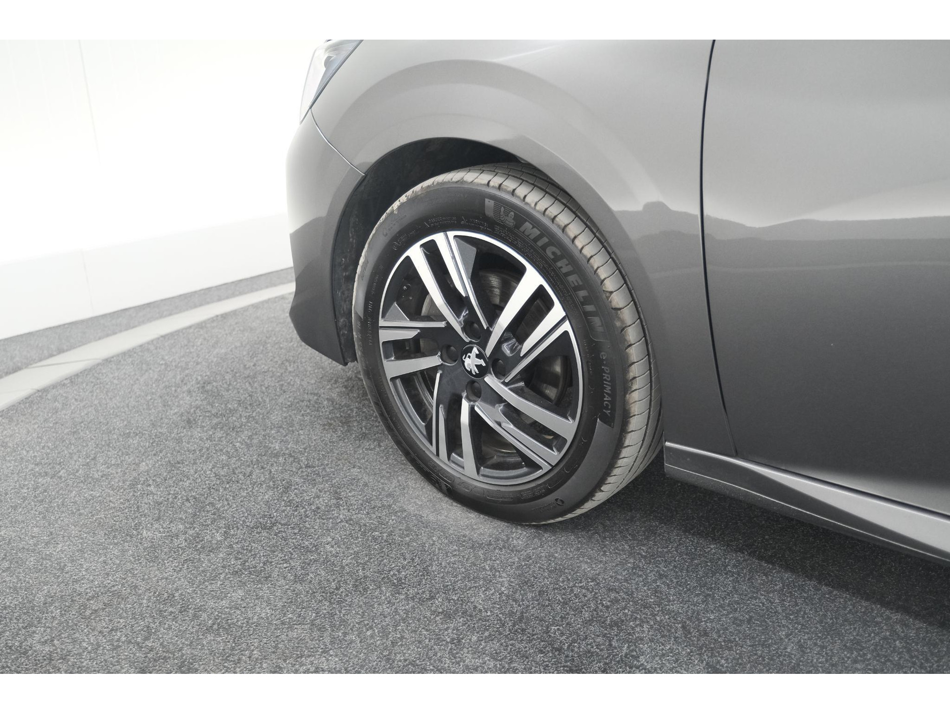 Peugeot 208 PureTech 100 EAT8 Allure Pack | Camera | Apple Carplay | Parkeersensoren | Stoelverwarming