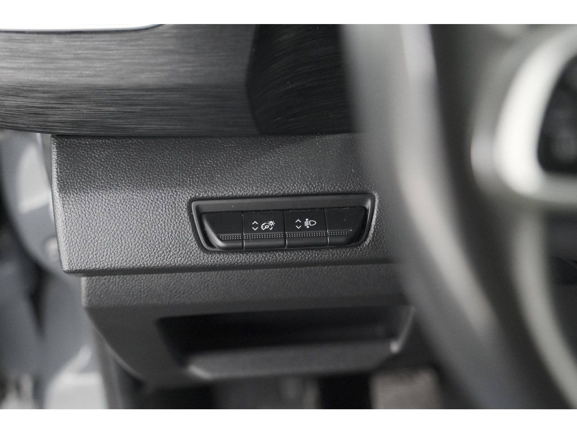 Renault Trafic 2.0 dCi 110 T30 L2H1 Work Edition | Trekhaak | Camera | Navigatie | Sidebars | Betimmering Laadruimte