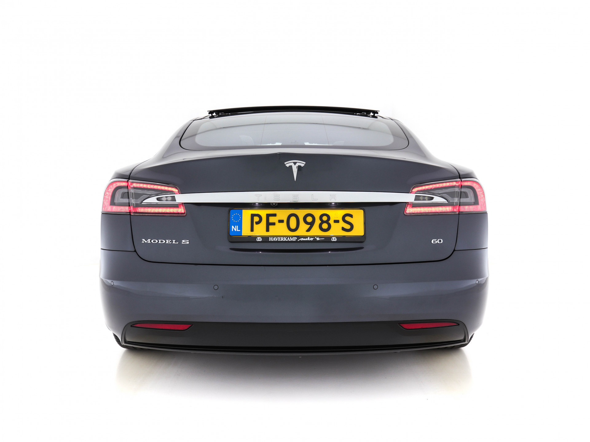 Tesla Model S 235 Kw Base [ 3-Fase ] (INCL-BTW) *PANO | AUTO-PILOT | KEYLESS | FULL-LED | 1/2-LEATHER | NAVI-FULLMAP | SURROUND-VIEW | APP-CONNECT | LANE-ASSIST | DIGI-COCKPIT | DAB | SPORT-SEATS | 19"ALU