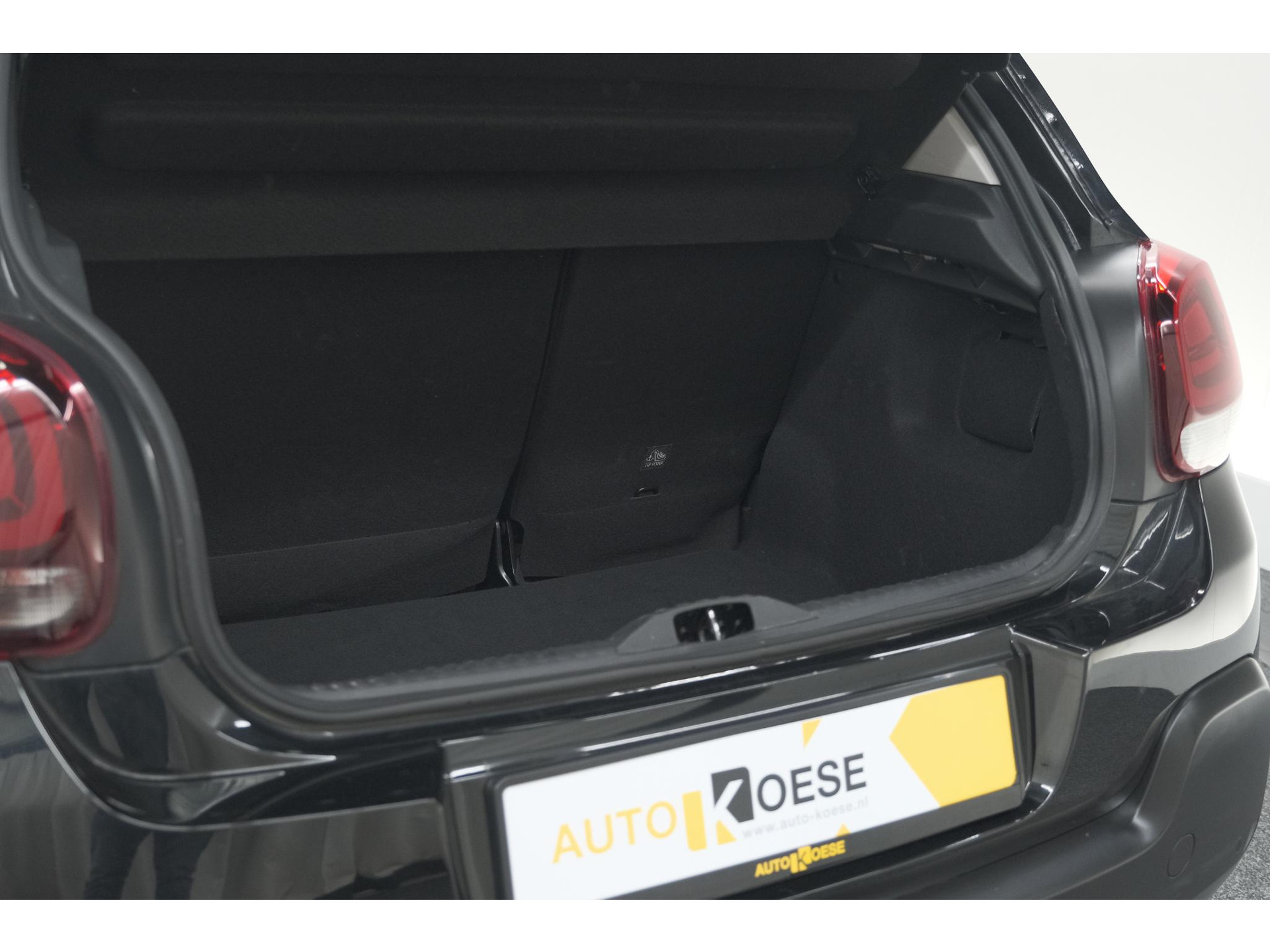 Citroen C3 PureTech 110 EAT6 Max | Apple Carplay | Parkeersensoren | Climate Control | 16 Inch Lichtmetalen Velgen