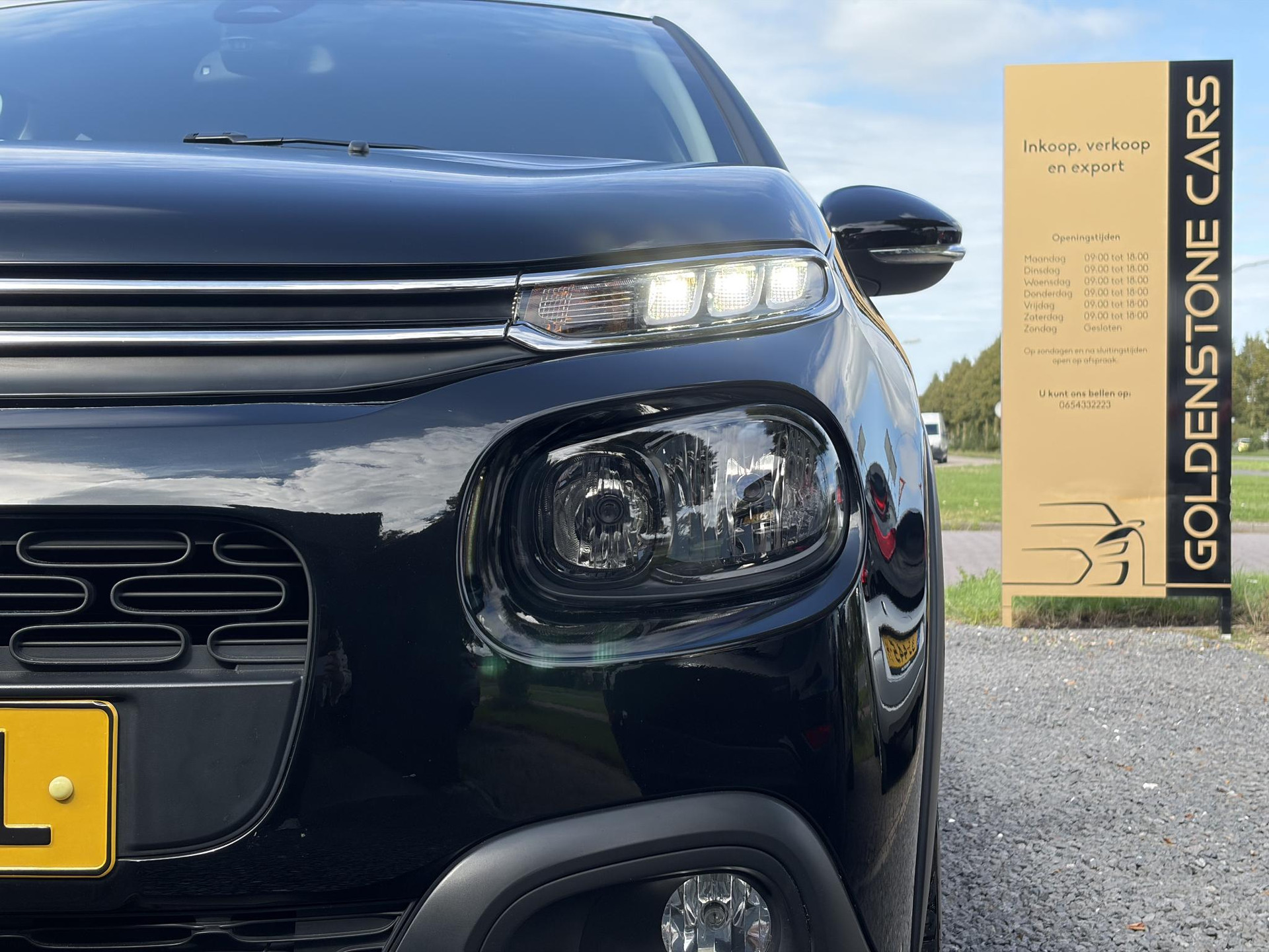 Citroen C3 1.2 PureTech Shine ✓Dealer Onderhouden✓2e Eigenaar✓Carplay✓Camera✓Navi✓Clima✓Cruise✓Pdc V+A✓Keyless✓Halfleder✓Trekhaak✓Rijstrooksensor✓Dodehoeksensor✓17'' Lm velgen✓N.A.P✓Nieuwe Apk bij Aflevering