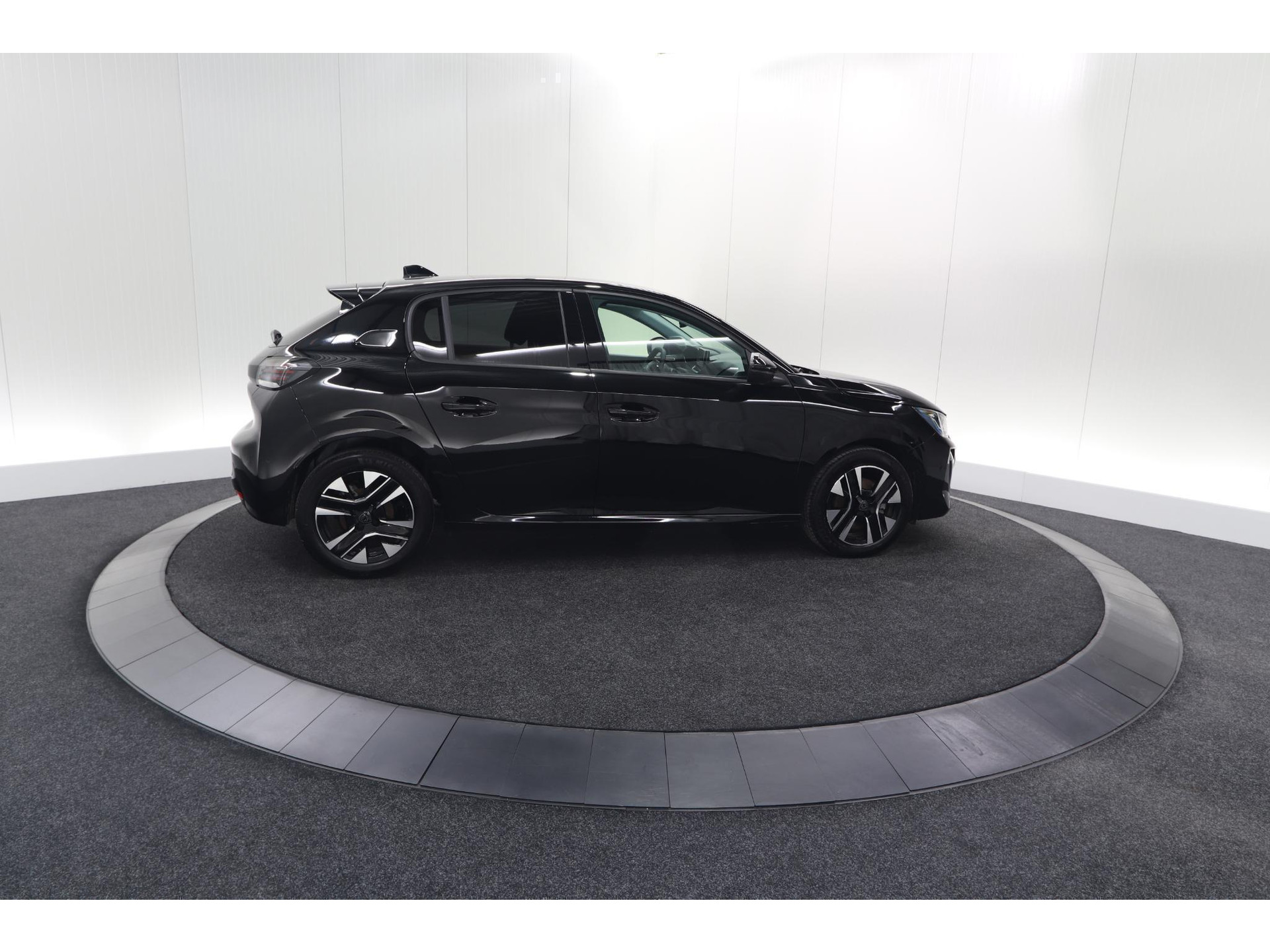 Peugeot 208 PureTech 100 Allure | 360 Camera | Dodehoekdetectie | Navigatie