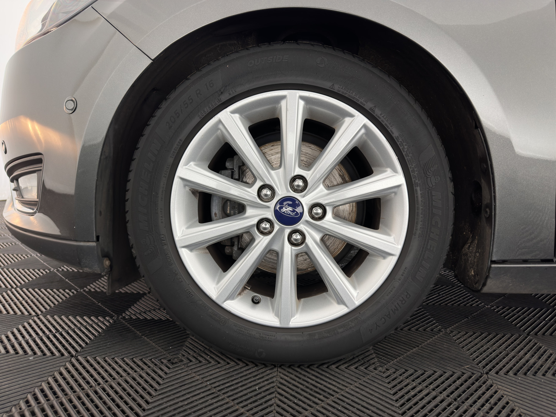 Ford Focus Wagon 1.5 TDCI Titanium Lease Edition (INCL-BTW) Aut. *NAVI-FULLMAP | HEATED-COMFORTSEATS | KEYLESS | PRIVACY-GLASS | ECC | SYNC-AUDIO | PDC | CRUISE | 16''ALU*