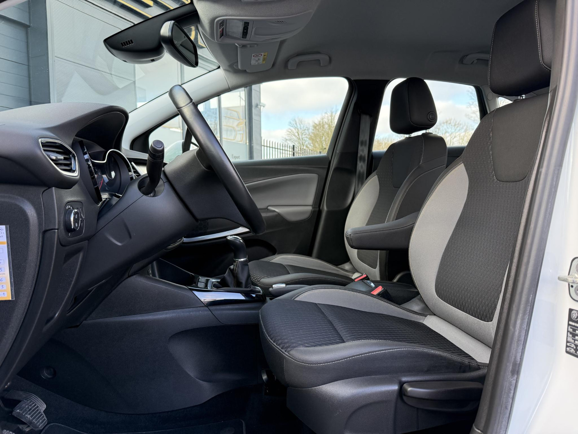 Opel Crossland X 1.2 Turbo Innovation 2e Eigenaar,110pk,Navi,Trekhaak,Pdc,Dealer Onderhouden,N.A.P,Weinig km,Apk tot 07-2027