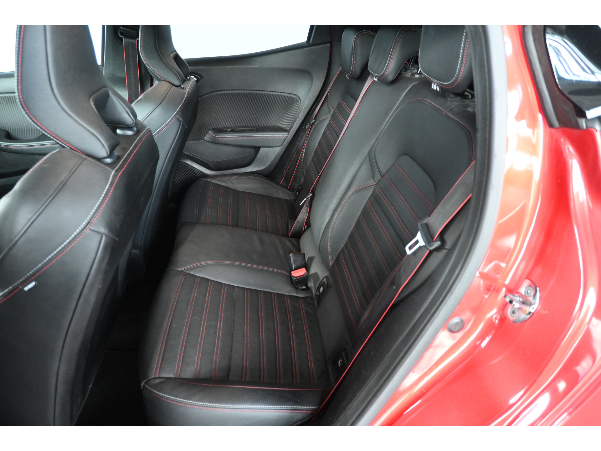 Renault Clio 1.6 E-Tech Hybrid 140 R.S. Line Navigatie Cruise Trekhaak Clima 1e Eigenaar 100% Onderhouden! Inruil Mogelijk!