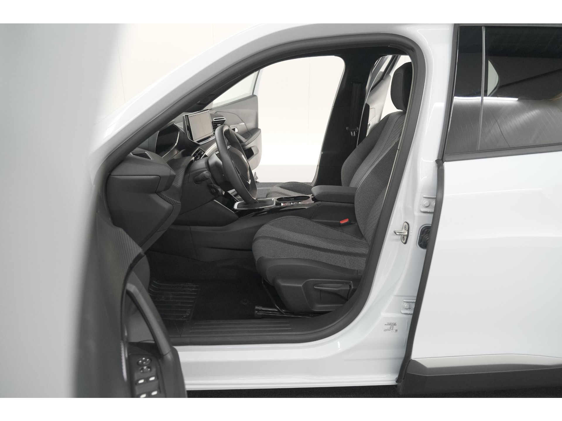 Peugeot 2008 PureTech 100 Allure | Apple Carplay | Parkeersensoren | Climate Control | Cruise Control