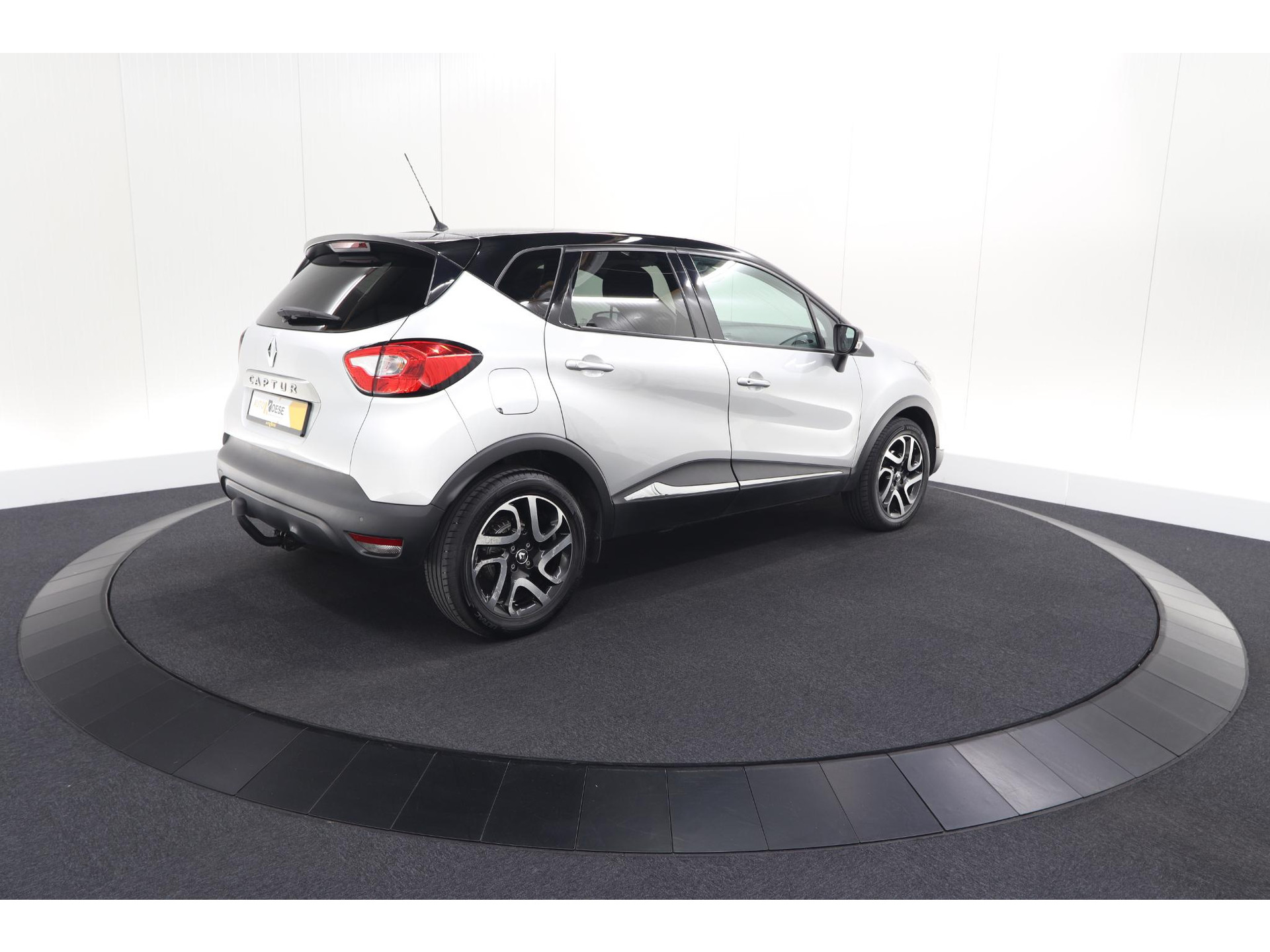 Renault Captur TCe 120 EDC Dynamique | Trekhaak | Camera | Climate Control | Navigatie