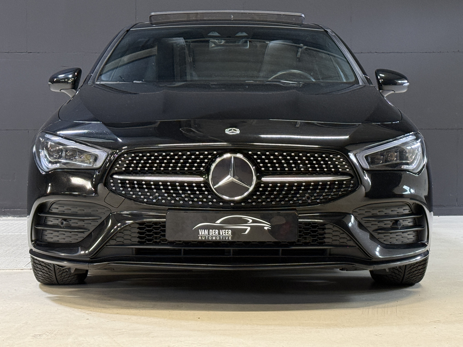 Mercedes-Benz CLA-klasse Shooting Brake 200 Business Solution AMG | Pano | Sfeerverl. | Burmester | Keyless