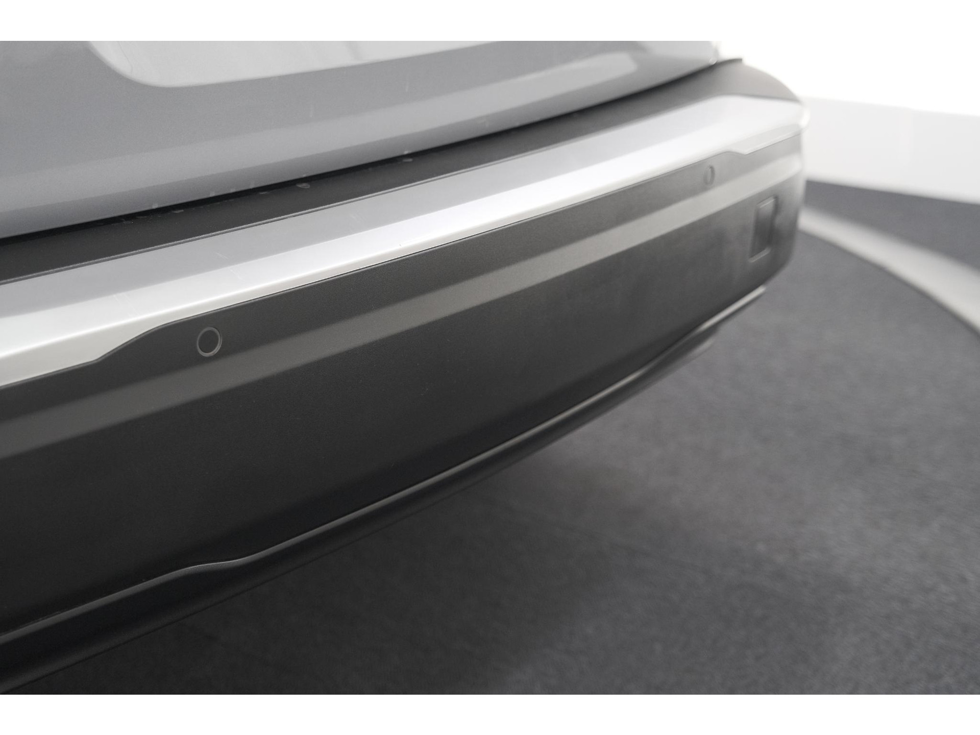 Peugeot e-2008 EV Allure 50 kWh | SOH=96.7 % | 3 Fase Laadfunctie | Camera | Navigatie | Parkeersensoren | Apple Carplay