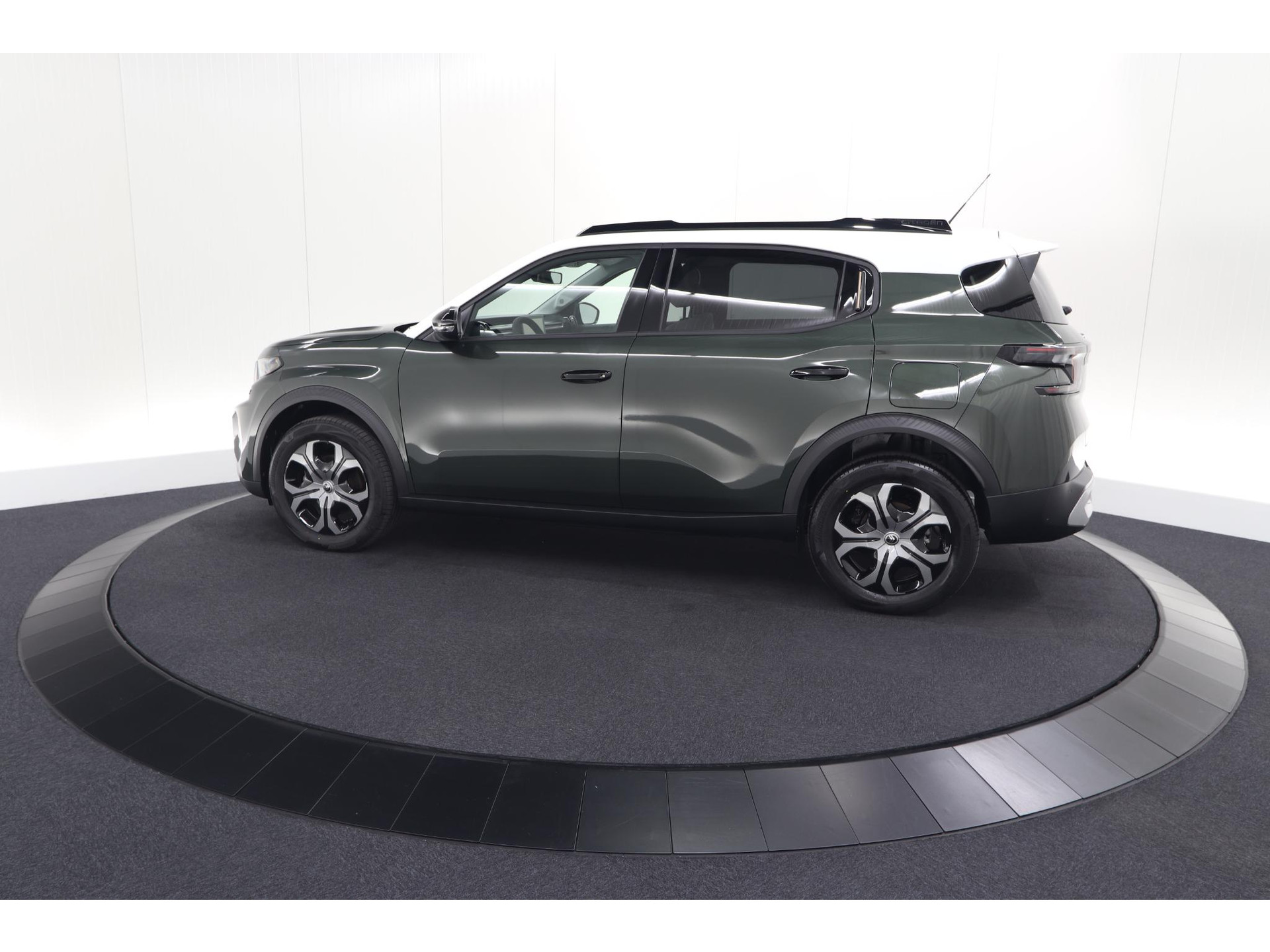 Citroen Ë-C3 Aircross Plus 113pk Extended Range 54 kWh | 11 KW Lader | Camera | Apple CarPlay | Parkeersensoren