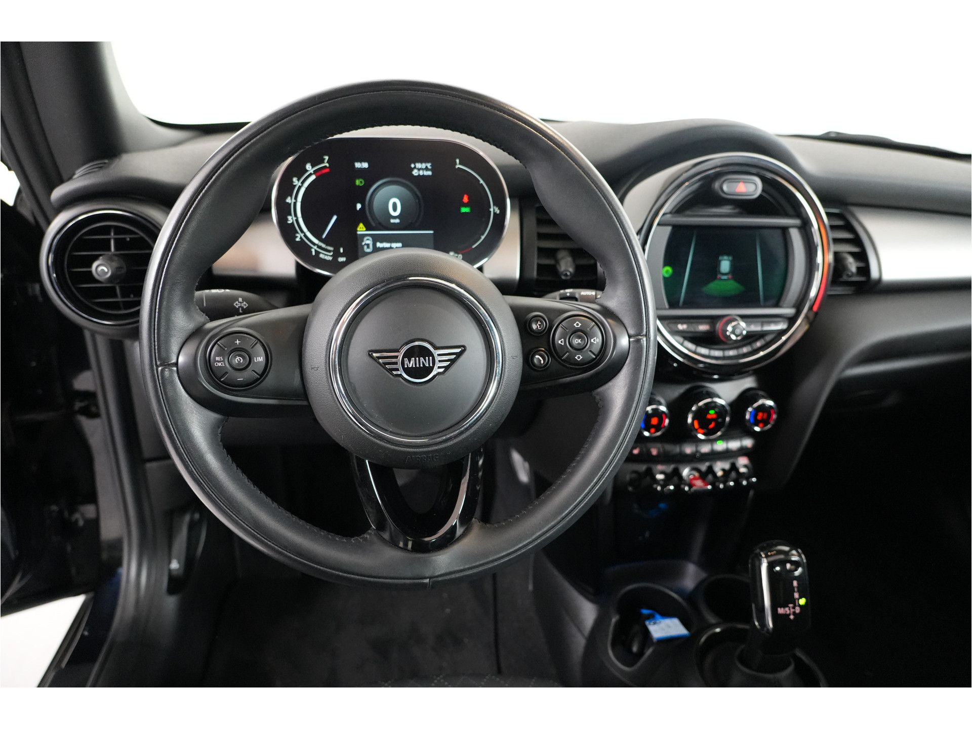 MINI 3-Deurs 1.5 Cooper Chili | Pano | Leder | Stl. verw. | PDC | Sportstoelen |