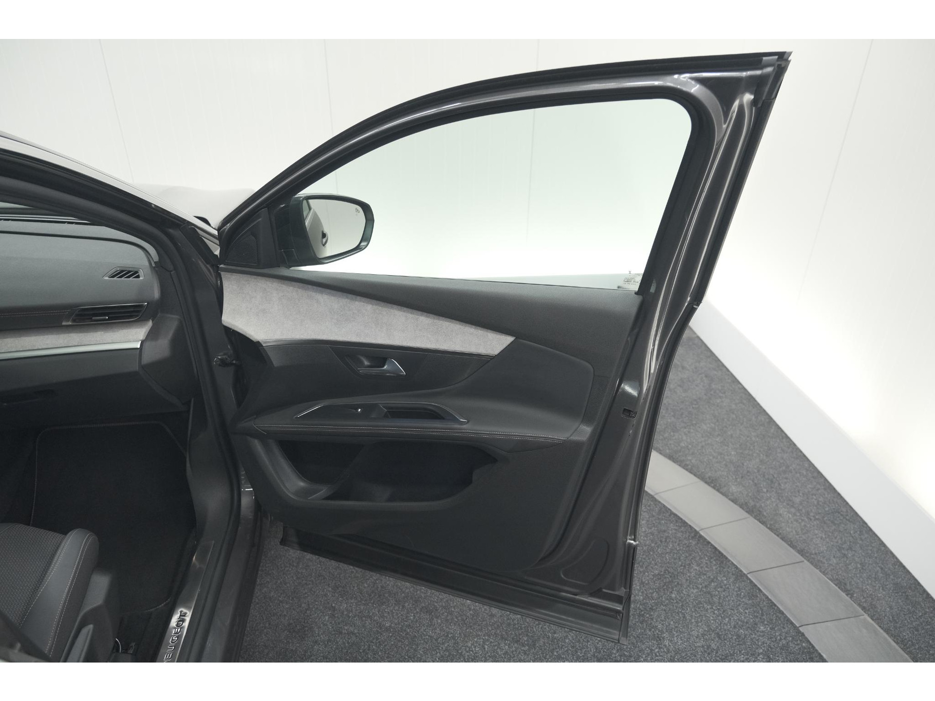 Peugeot 5008 PureTech 130 GT | Camera | Adaptieve Cruise Control | Dodehoekdetectie | Navigatie