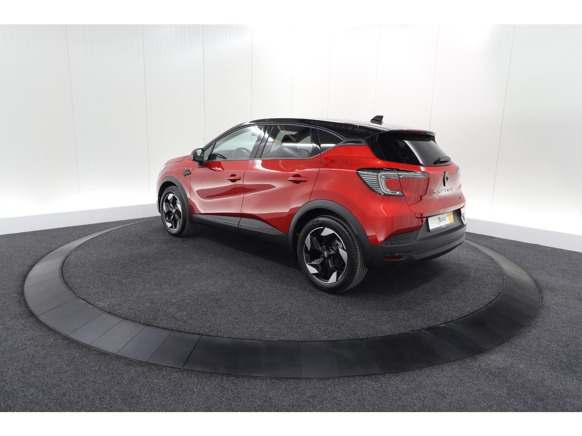 Renault Captur 1.6 E-Tech full hybrid 145 Techno | Advanced Driving | Camera | Dodehoekdetectie | Apple Carplay | 18 Inch Lichtmetalen Velgen