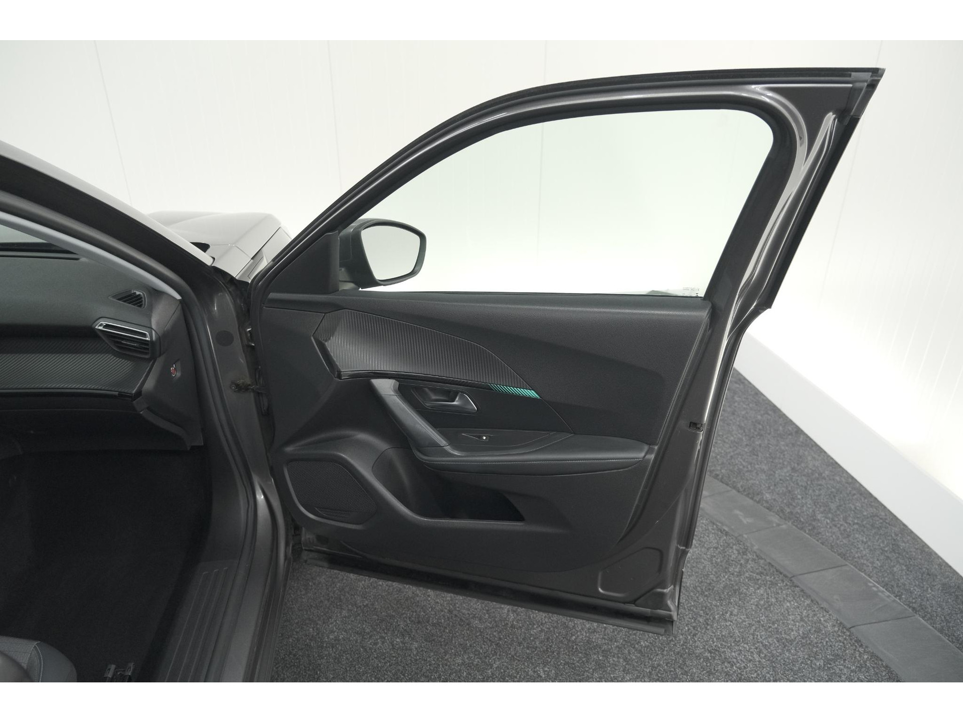 Peugeot 2008 PureTech 130 EAT8 Allure Pack | Stoelverwarming | Adaptieve Cruise Control | Camera