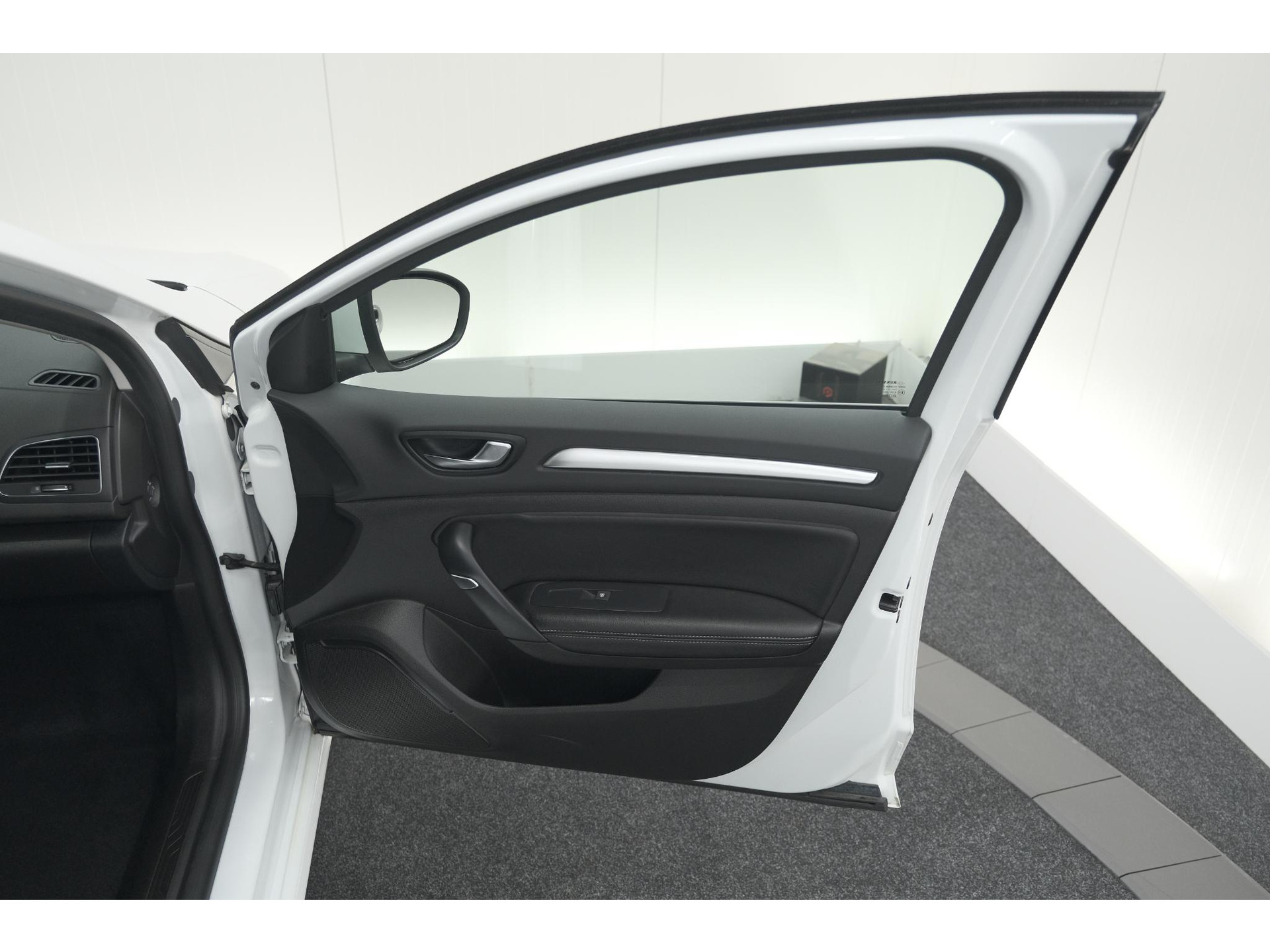 Renault Mégane Estate TCe 140 EDC Techno | Trekhaak | Camera | Navigatie | 9.3 Inch Groot Scherm