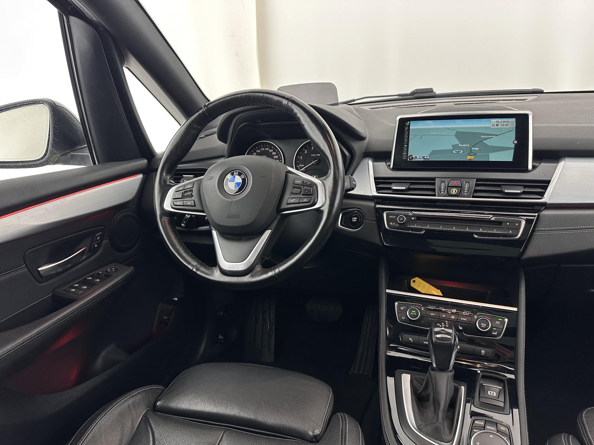 BMW 2-serie Active Tourer 225xeHigh Executive Centennial (Plug-In) Aut. *PANO | LEATHER | FULL-LED | ADAPTIVE-CRUISE | HEATED-SPORTSEATS | NAVI-FULLMAP | HIFI-SOUND | KEYLESS | PRIVACY-GLASS | PDC | TOWBAR | 18''ALU*