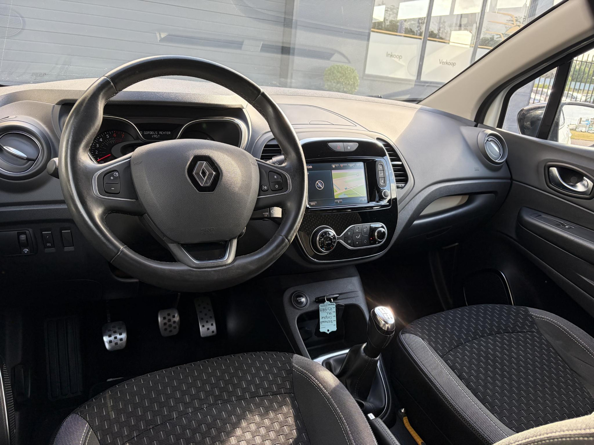 Renault Captur 0.9 TCe Intens ✓1e Eigenaar✓Camera ✓Keyless✓Airco✓Cruise✓Dealer Onderhouden✓LED koplampen✓Dodehoeksensor✓17'' Lm velgen✓Pdc V+A✓N.A.P✓Bj 12-2017✓Apk tot 01-2027