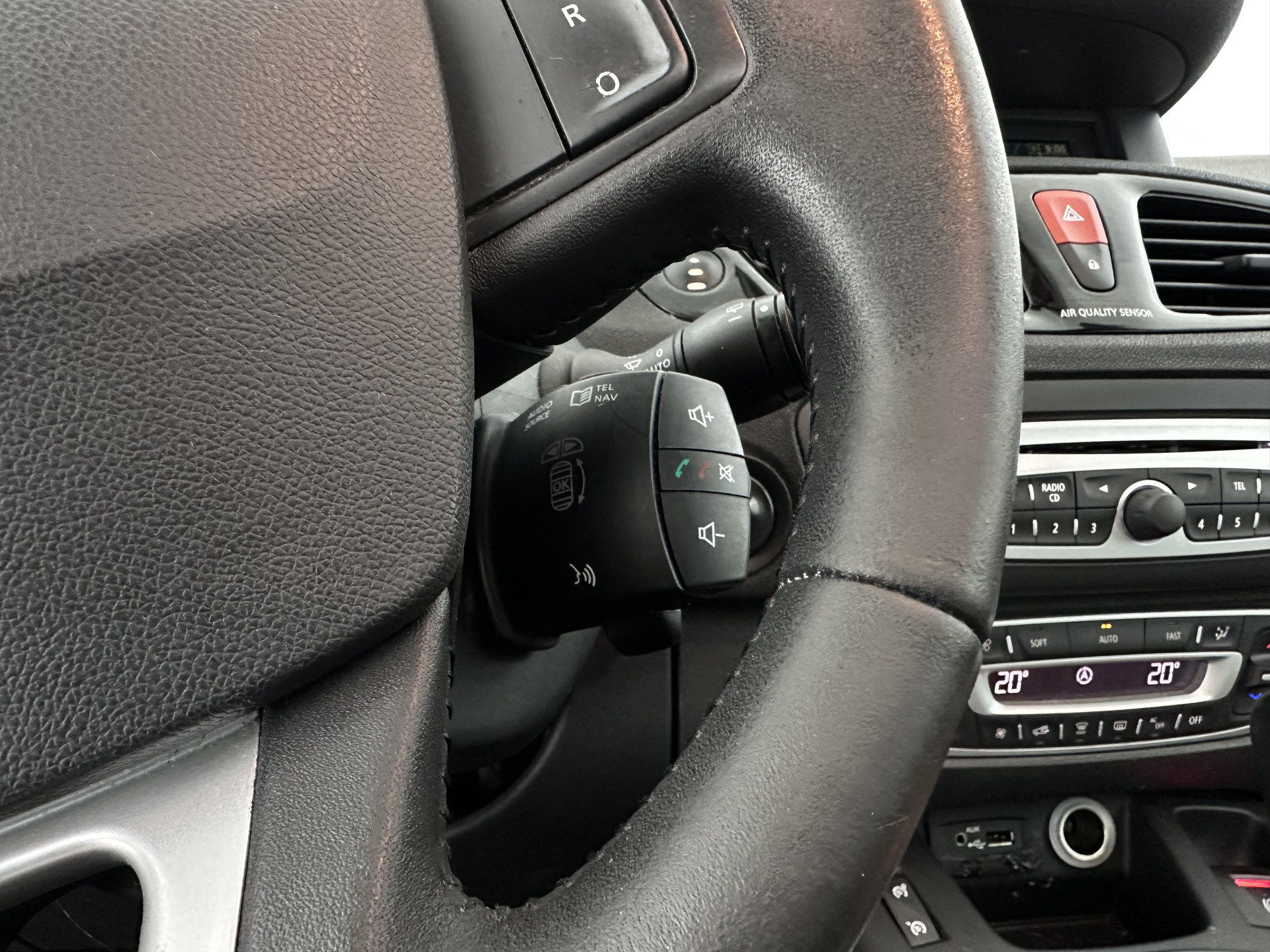 Renault Scénic 2.0 Aut. *PANO | LEATHER-FABRIC | NAVI-FULLMAP | KEYLESS | ECC | DIGIT-COCKPIT | PDC | CRUISE | TOWBAR |  17''ALU*