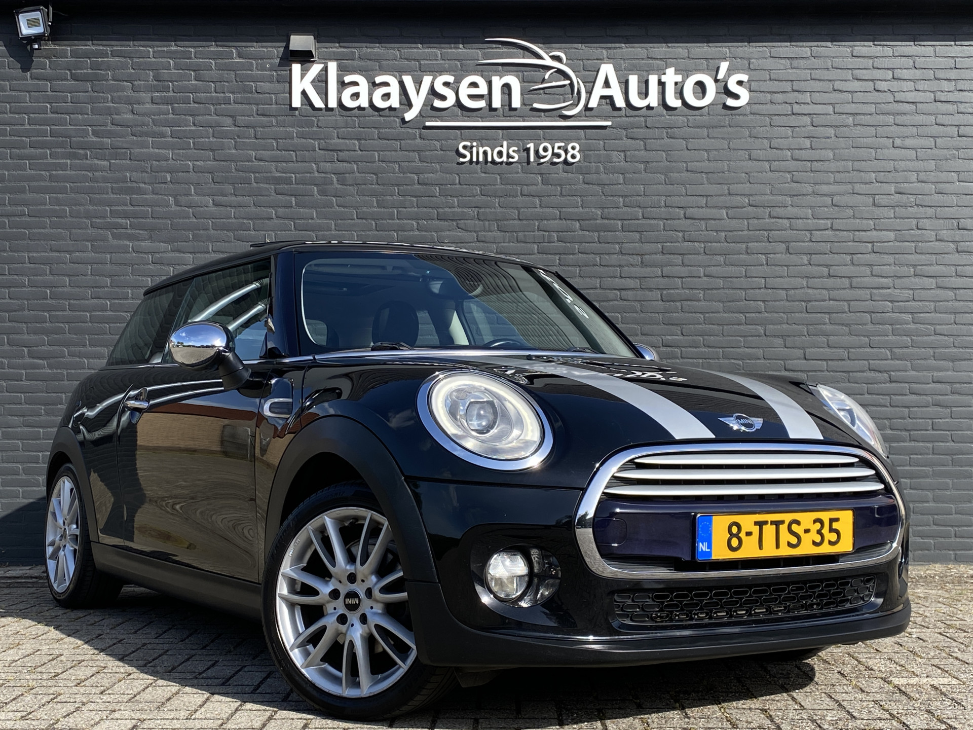 MINI Mini 1.5 Cooper Pepper 136 pk | navigatie | panoramadak | bluetooth | cruise control | chromen details | trekhaak